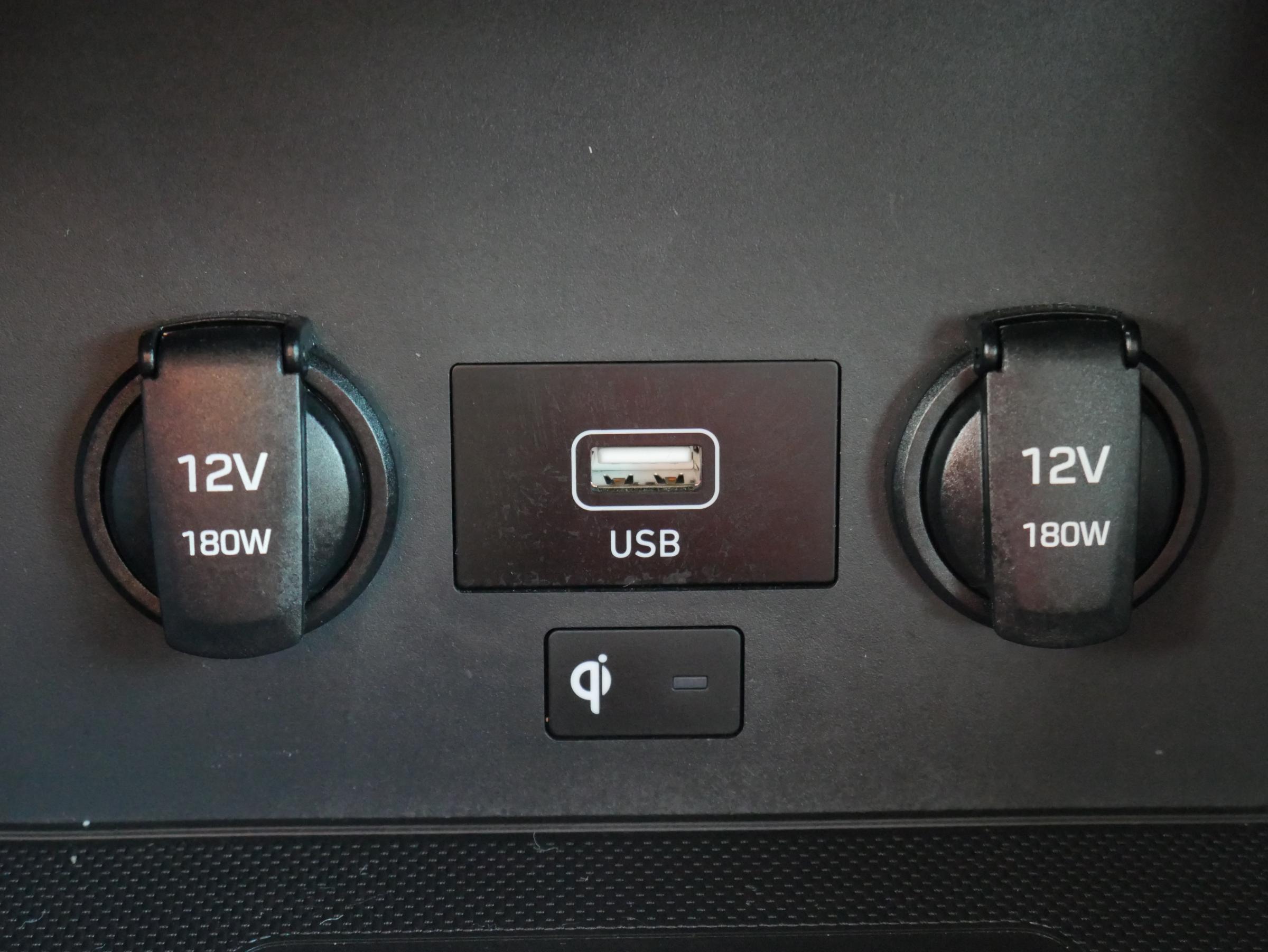 Hyundai i30, 2022 - pohled č. 16