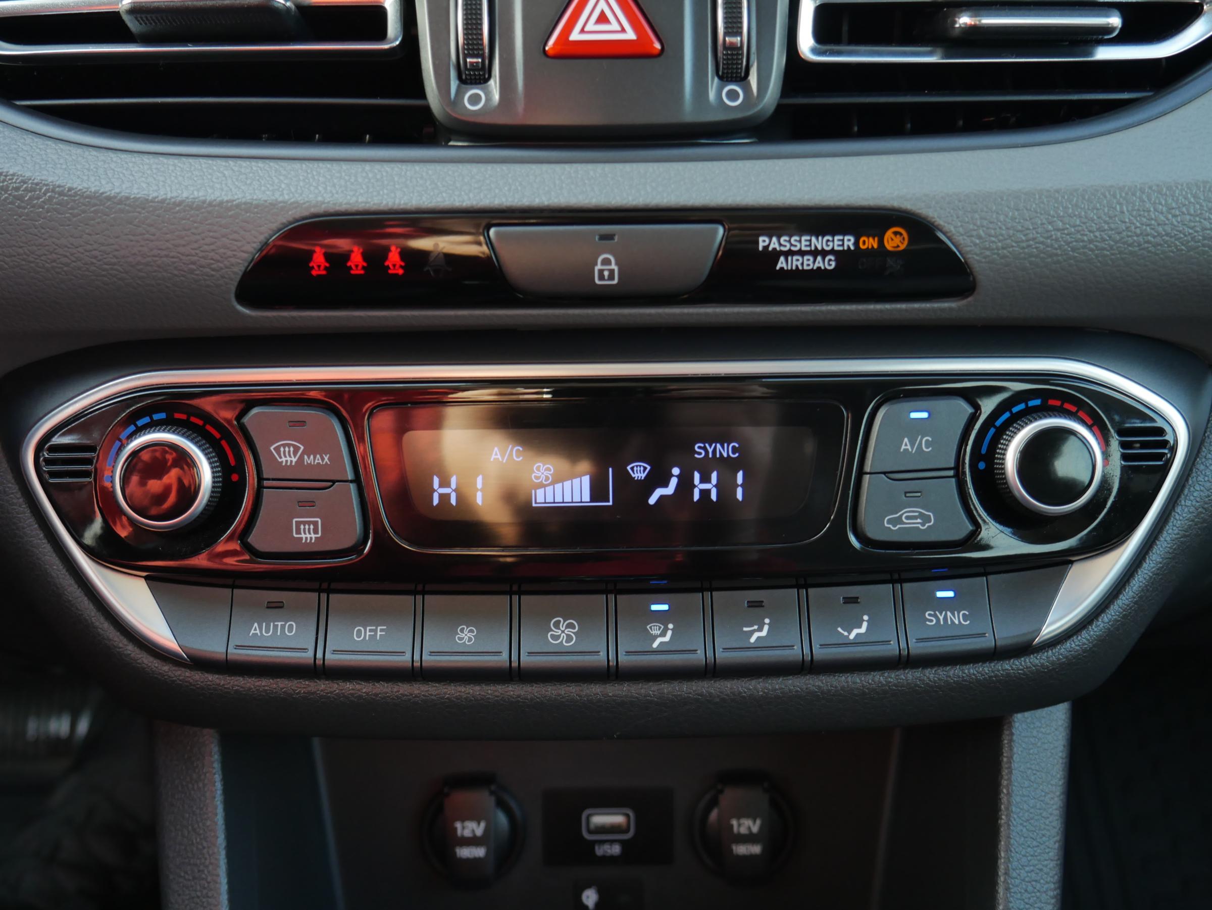 Hyundai i30, 2022 - pohled č. 17