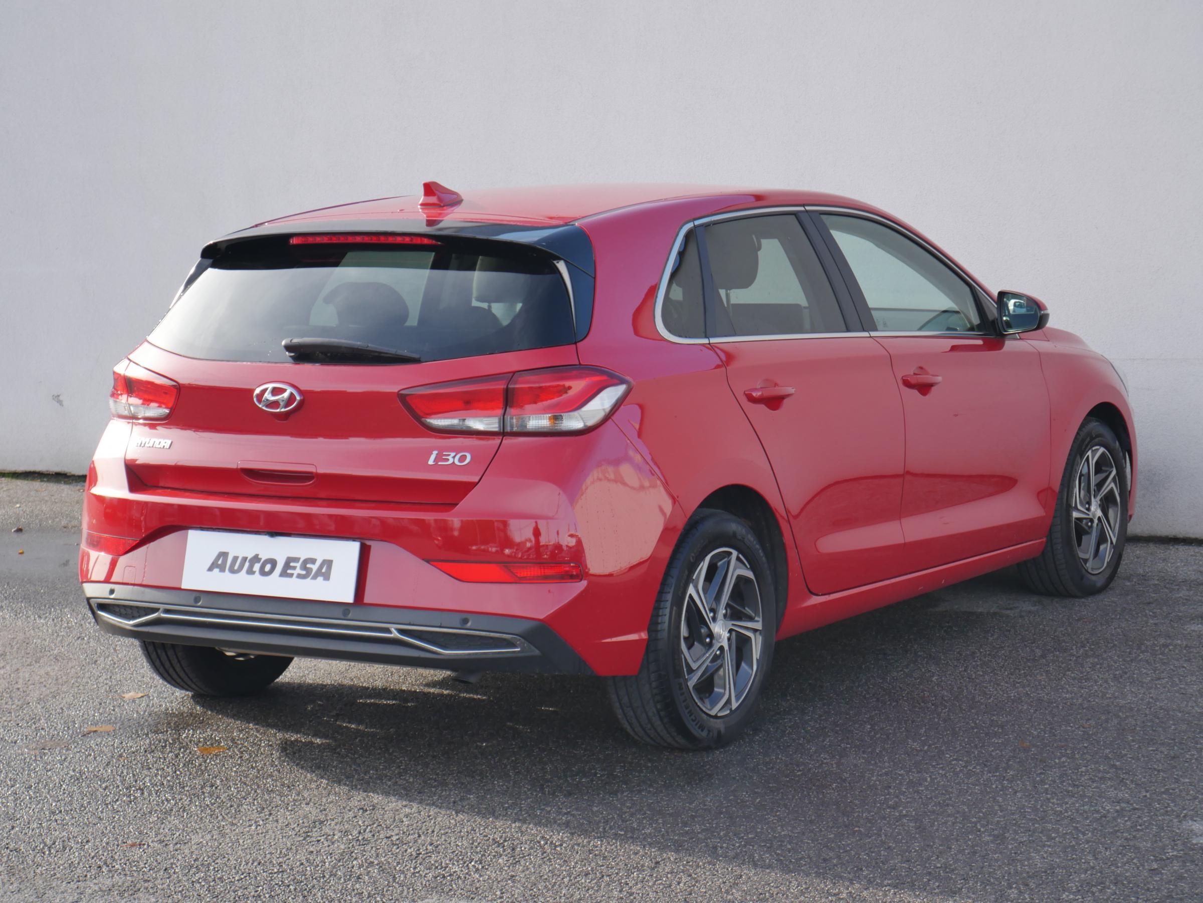 Hyundai i30, 2022 - pohled č. 4