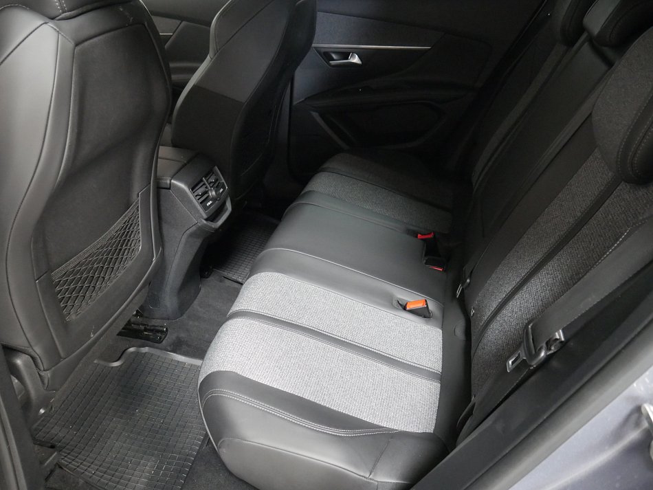 Peugeot 3008 1.5 HDi 