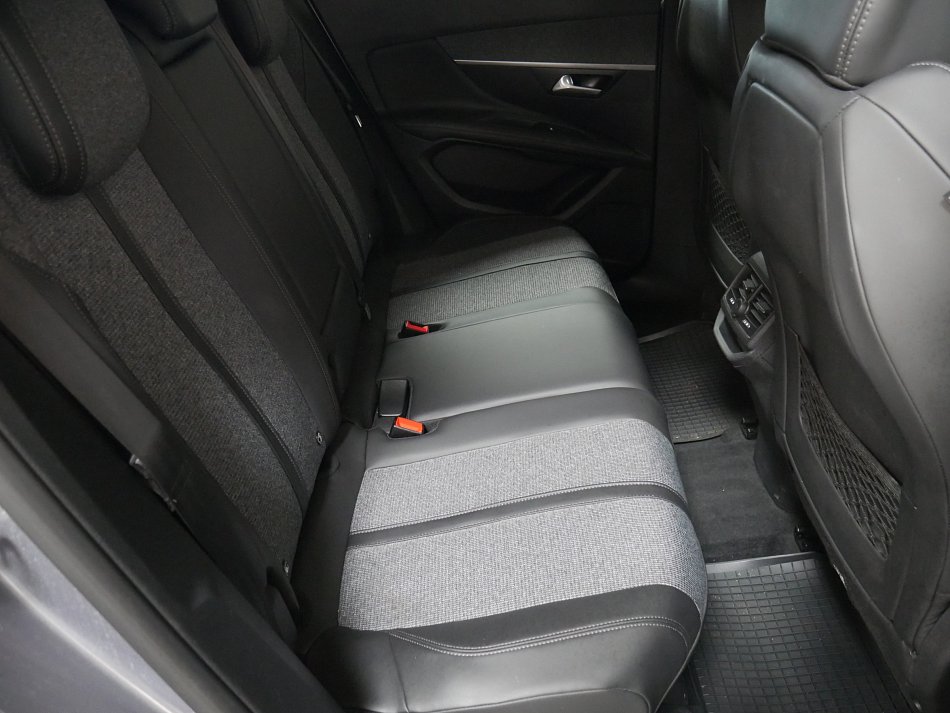 Peugeot 3008 1.5 HDi 