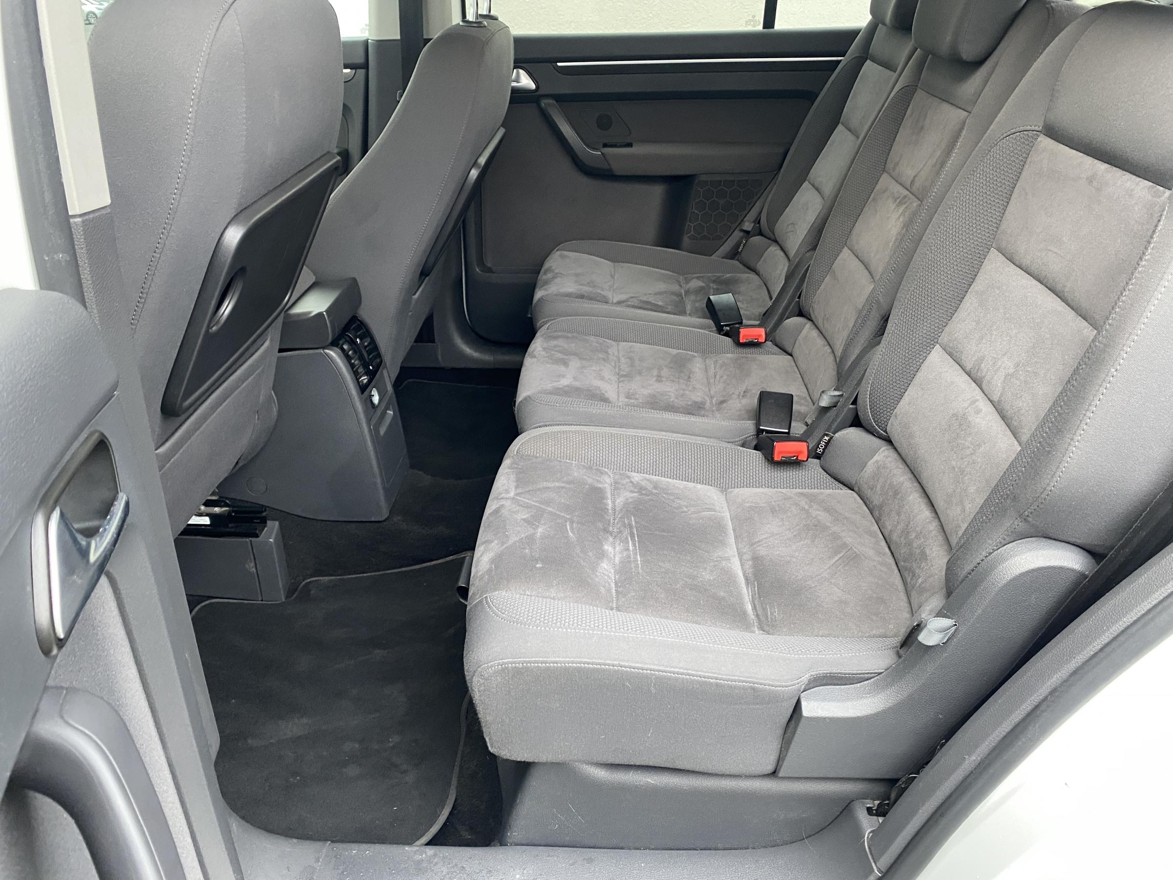 Volkswagen Touran, 2014 - pohled č. 10