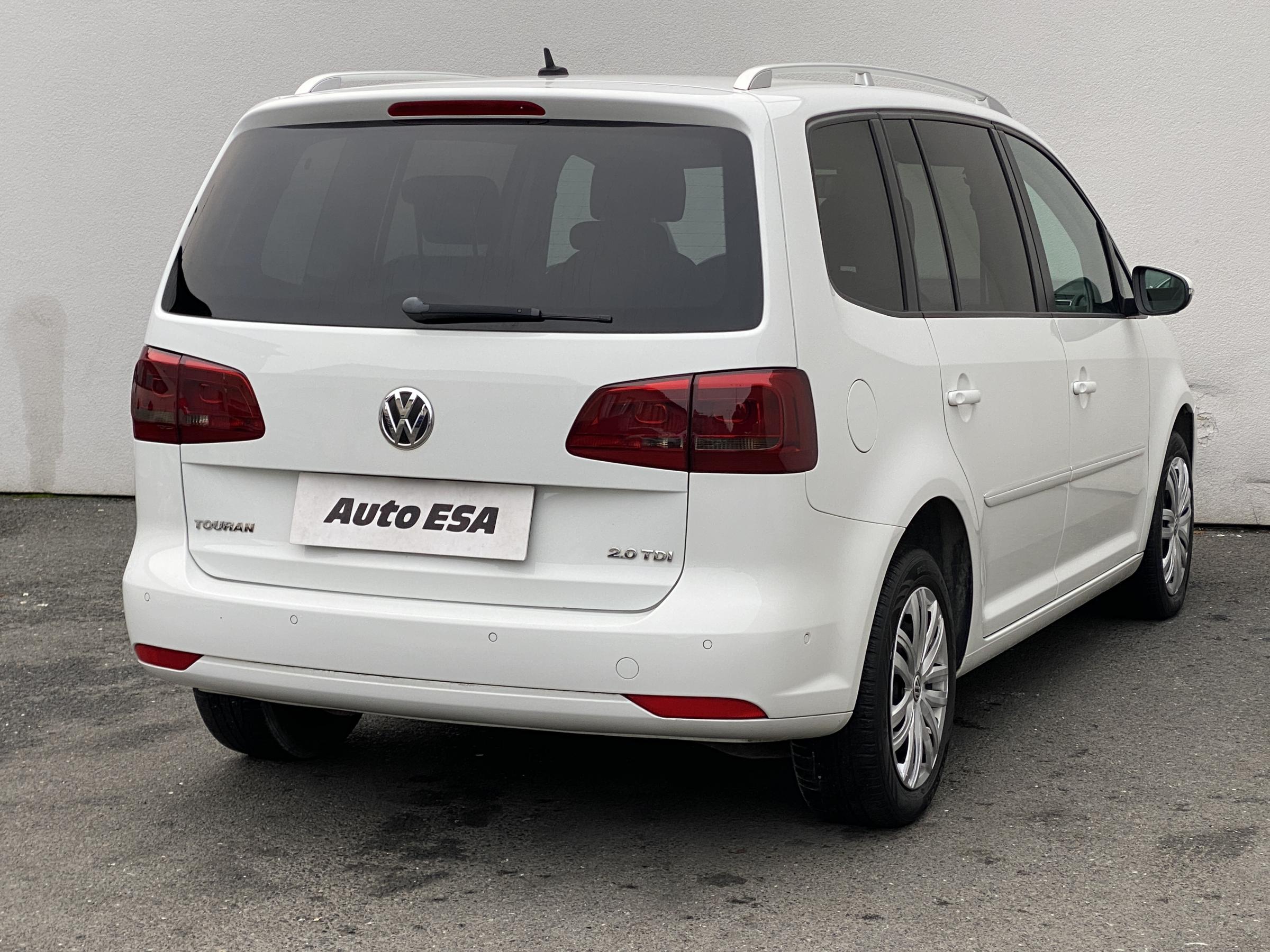 Volkswagen Touran, 2014 - pohled č. 4