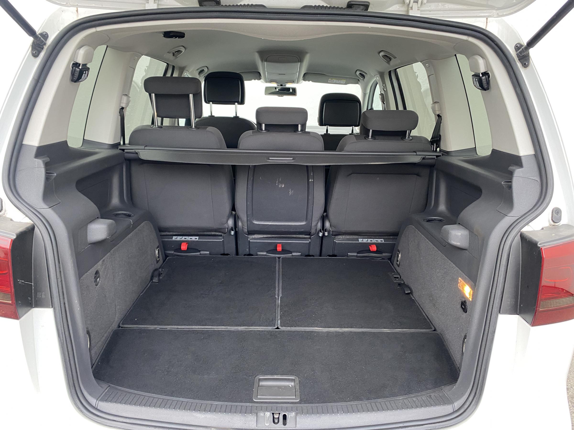 Volkswagen Touran, 2014 - pohled č. 7