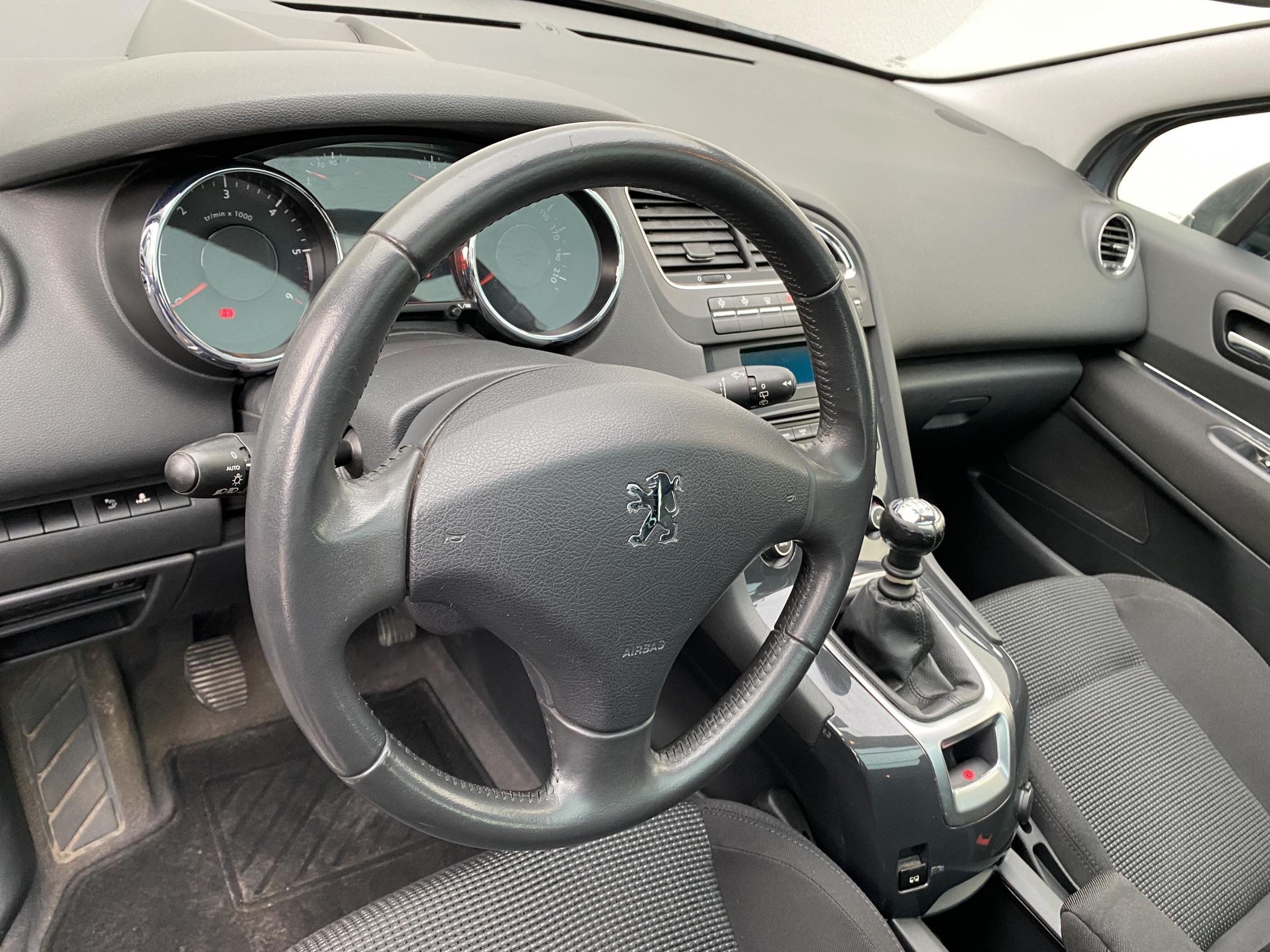 Peugeot 5008, 2011 - pohled č. 14