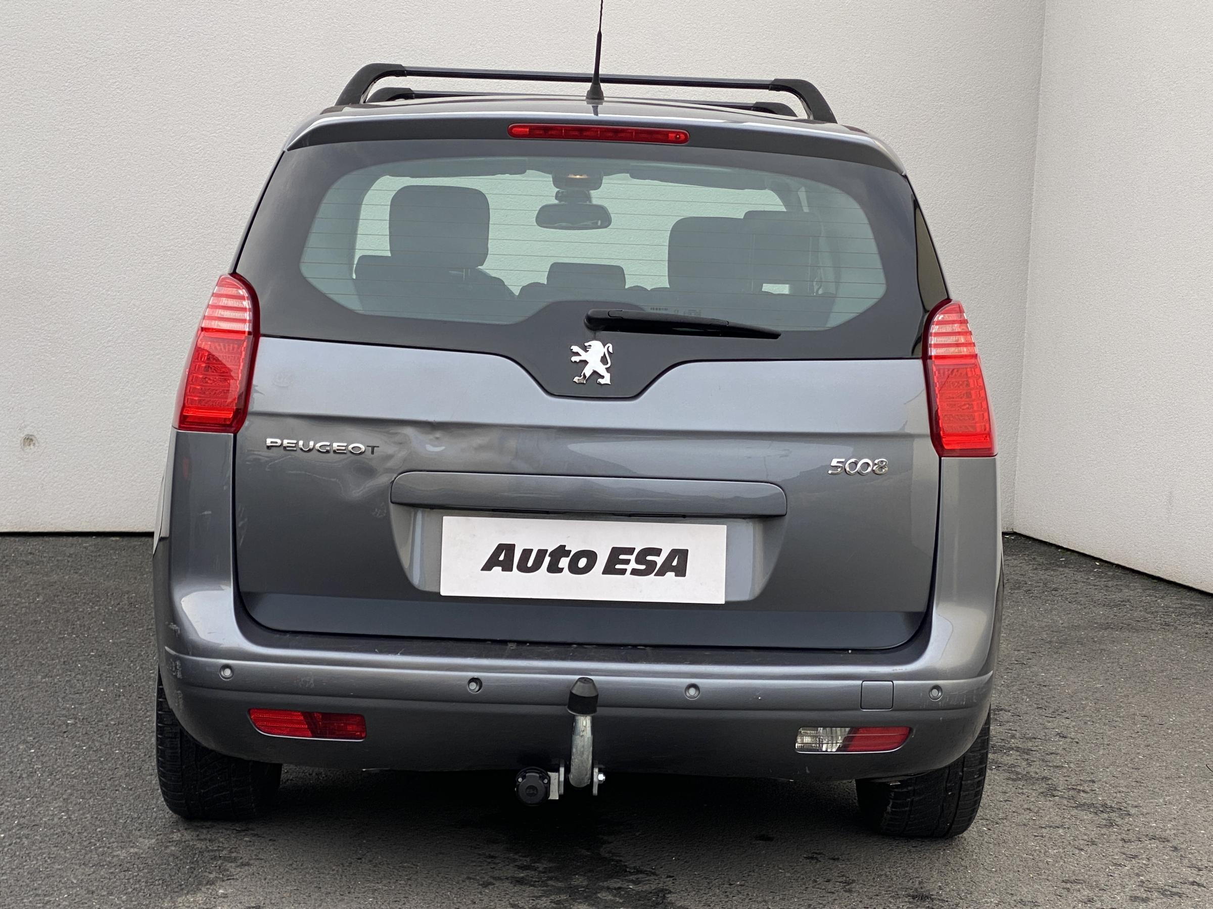 Peugeot 5008, 2011 - pohled č. 5