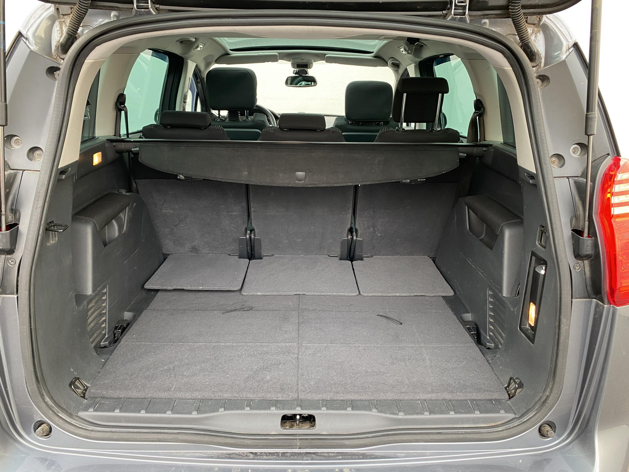 Peugeot 5008, 2011 - pohled č. 7