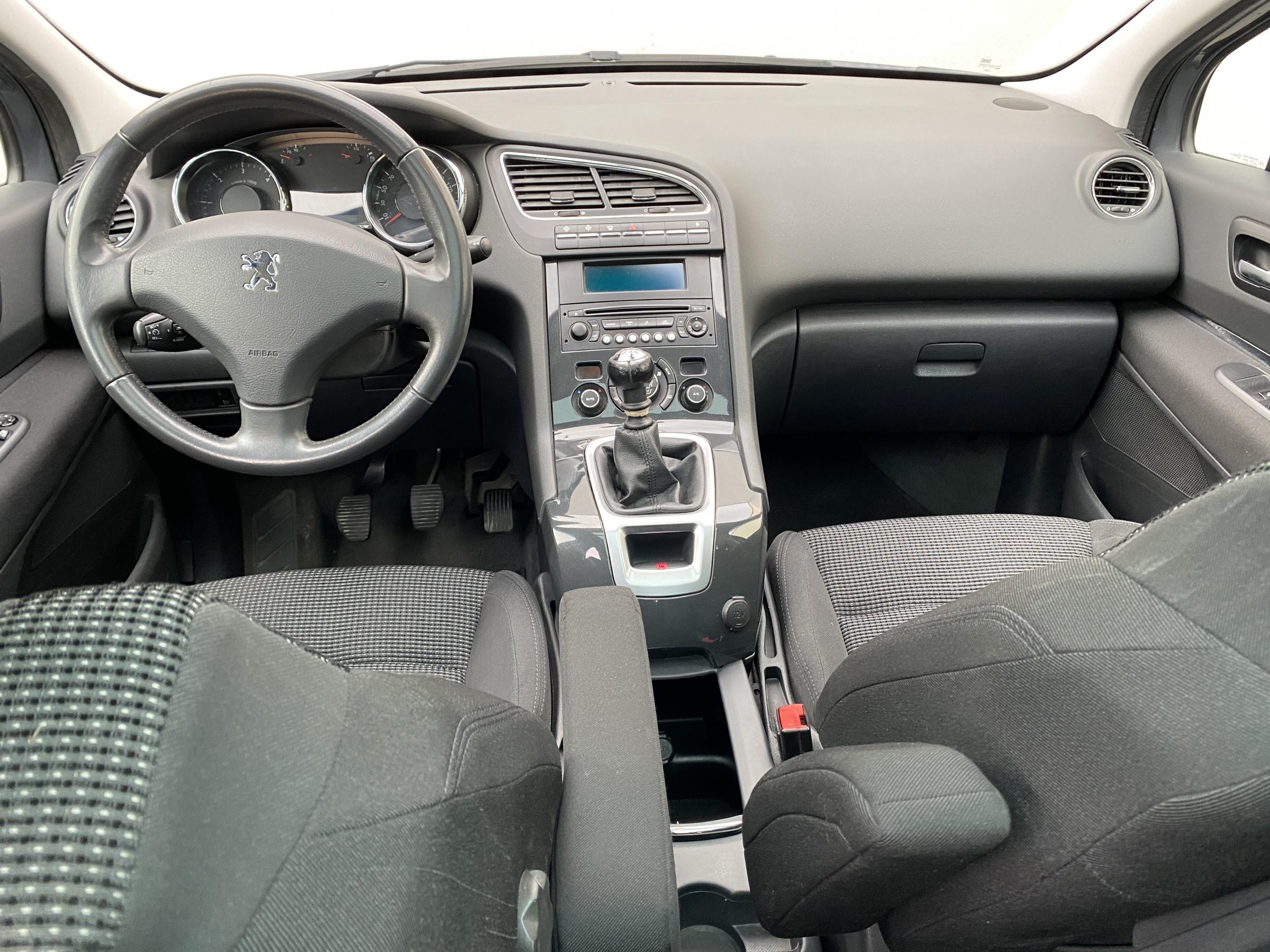 Peugeot 5008, 2011 - pohled č. 8