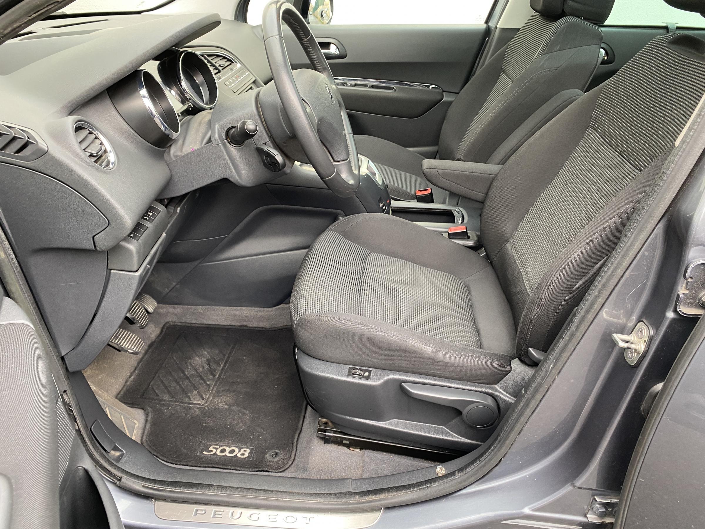 Peugeot 5008, 2011 - pohled č. 9