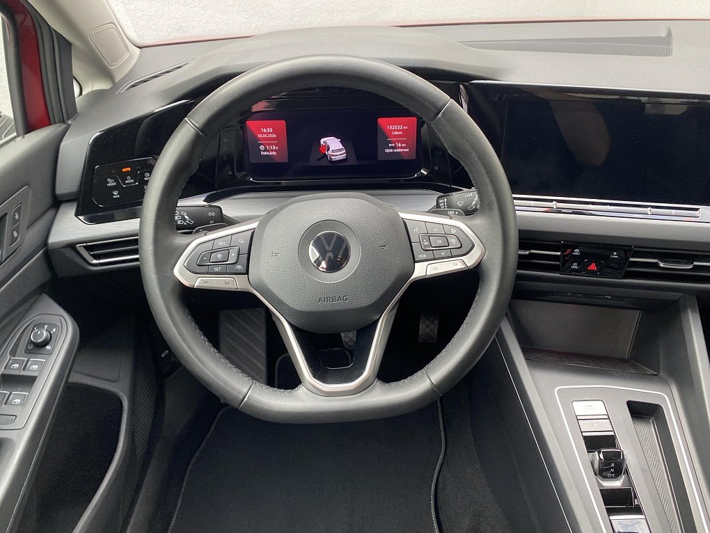 Volkswagen Golf 1.5 e-TSi Style