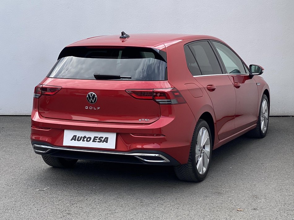 Volkswagen Golf 1.5 e-TSi Style