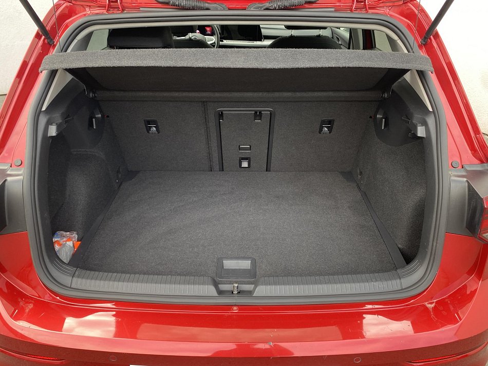 Volkswagen Golf 1.5 e-TSi Style