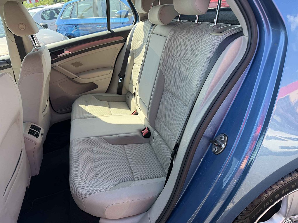 Volkswagen Golf 1.6 TDi 