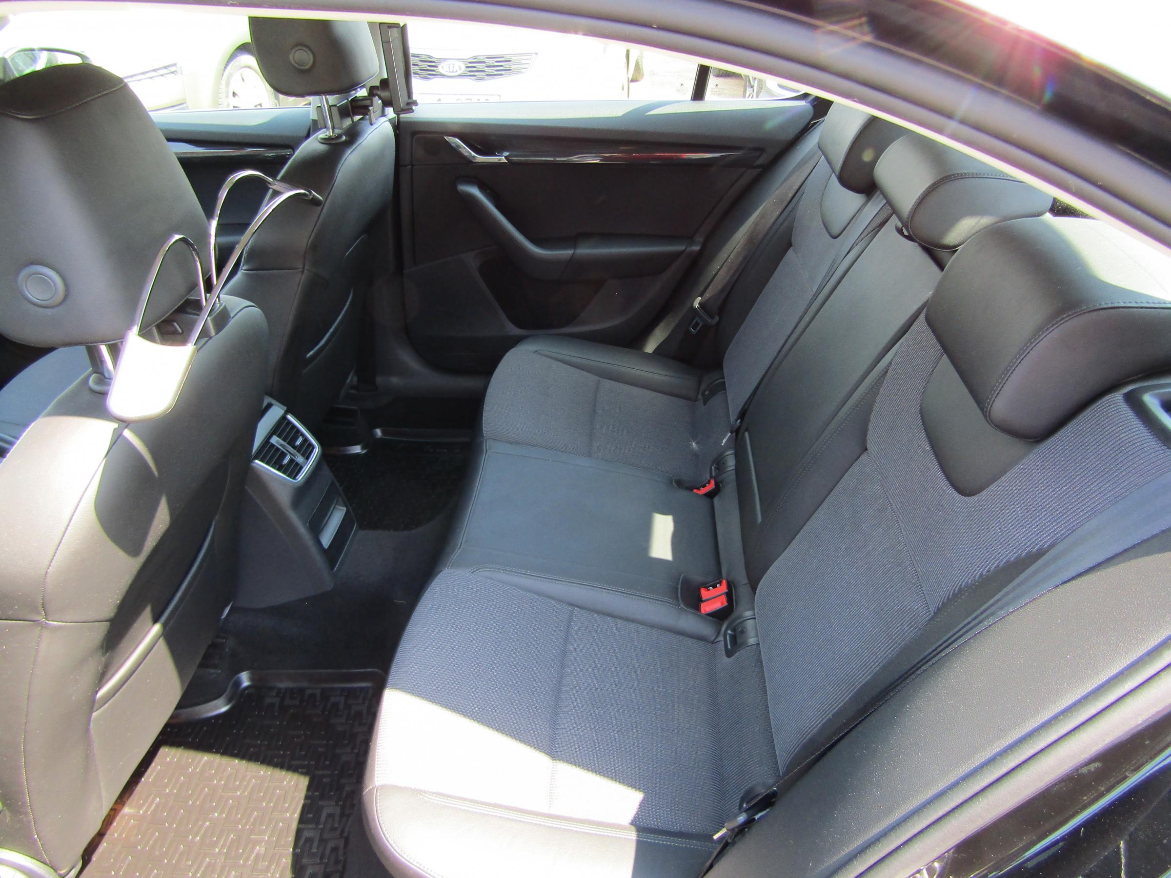 Škoda Octavia III, 2019 - pohled č. 10