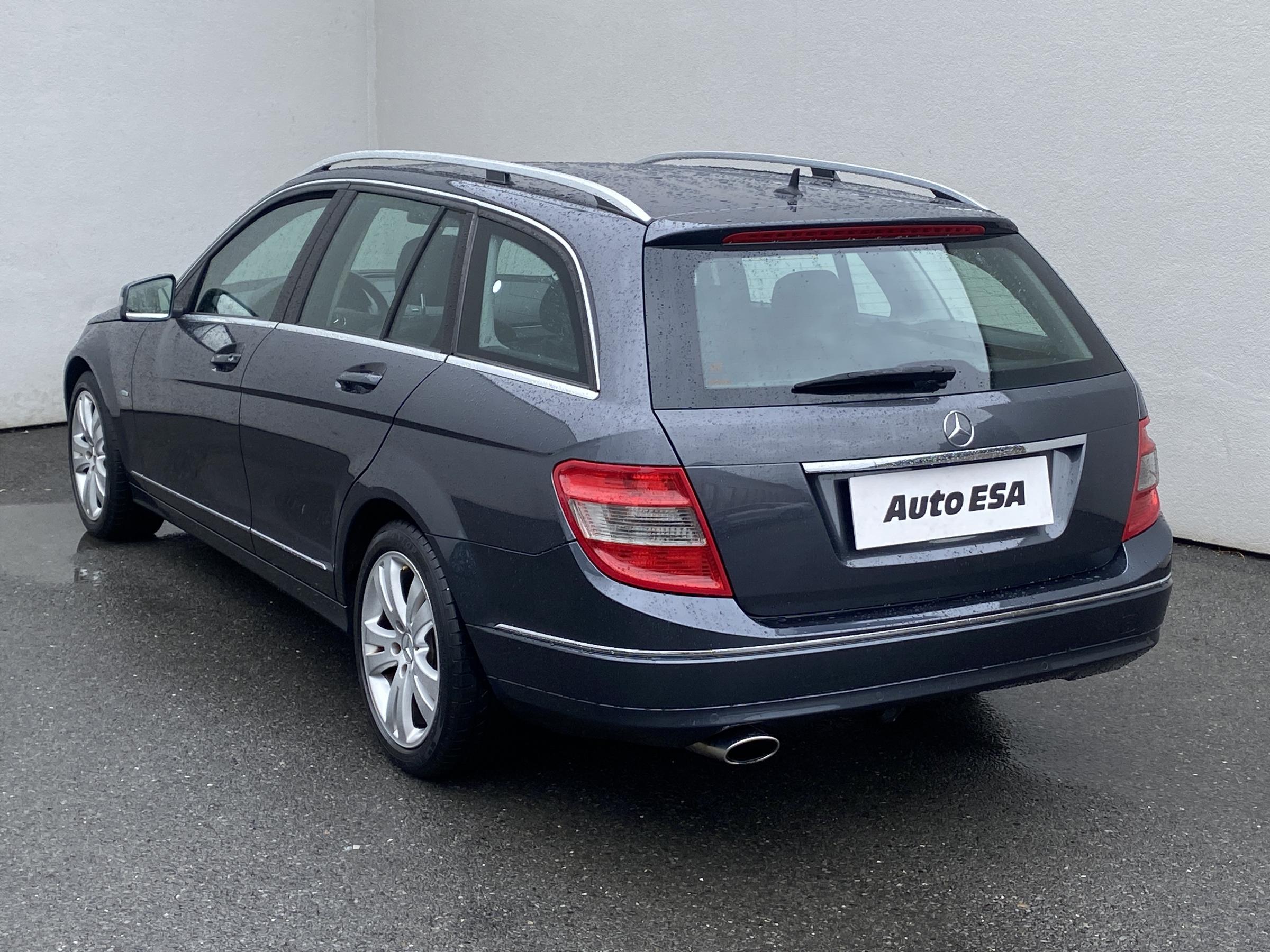 Mercedes-Benz Třída C, 2010 - pohled č. 6