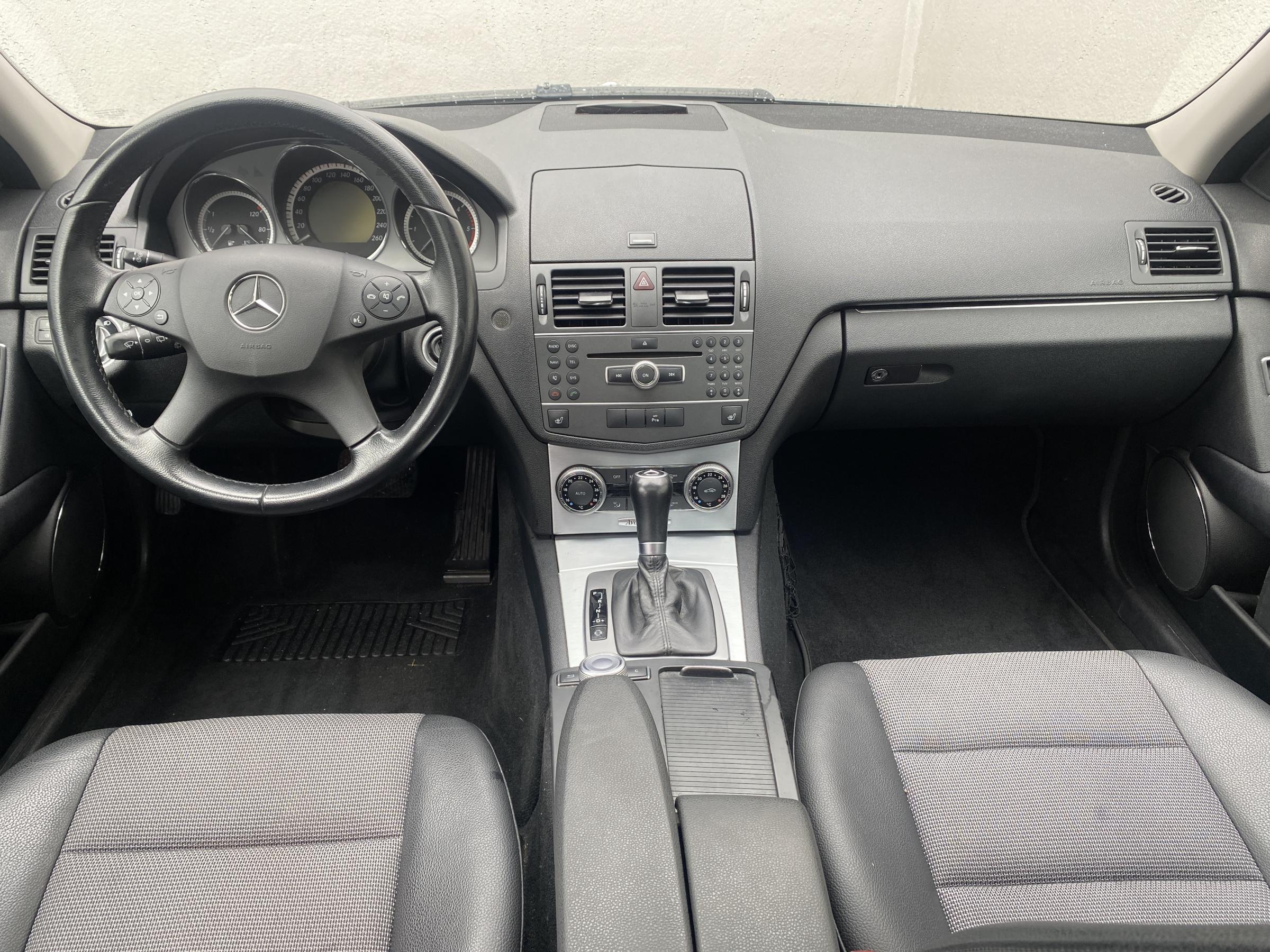 Mercedes-Benz Třída C, 2010 - pohled č. 8