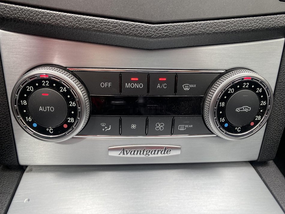 Mercedes-Benz Třída C 2.2 CDi Avantgarde C220