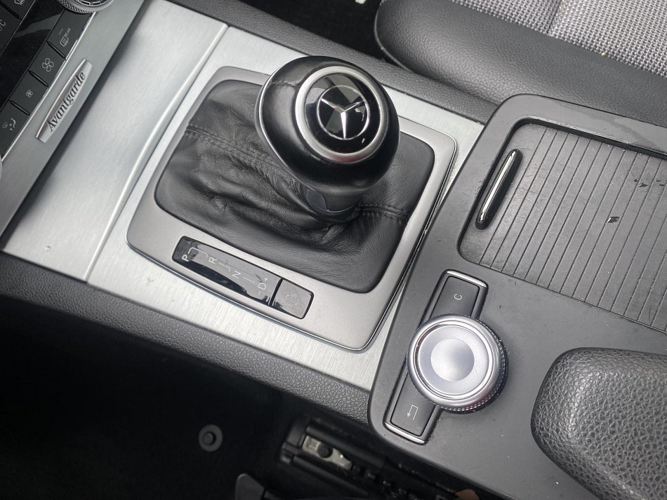 Mercedes-Benz Třída C 2.2 CDi Avantgarde C220