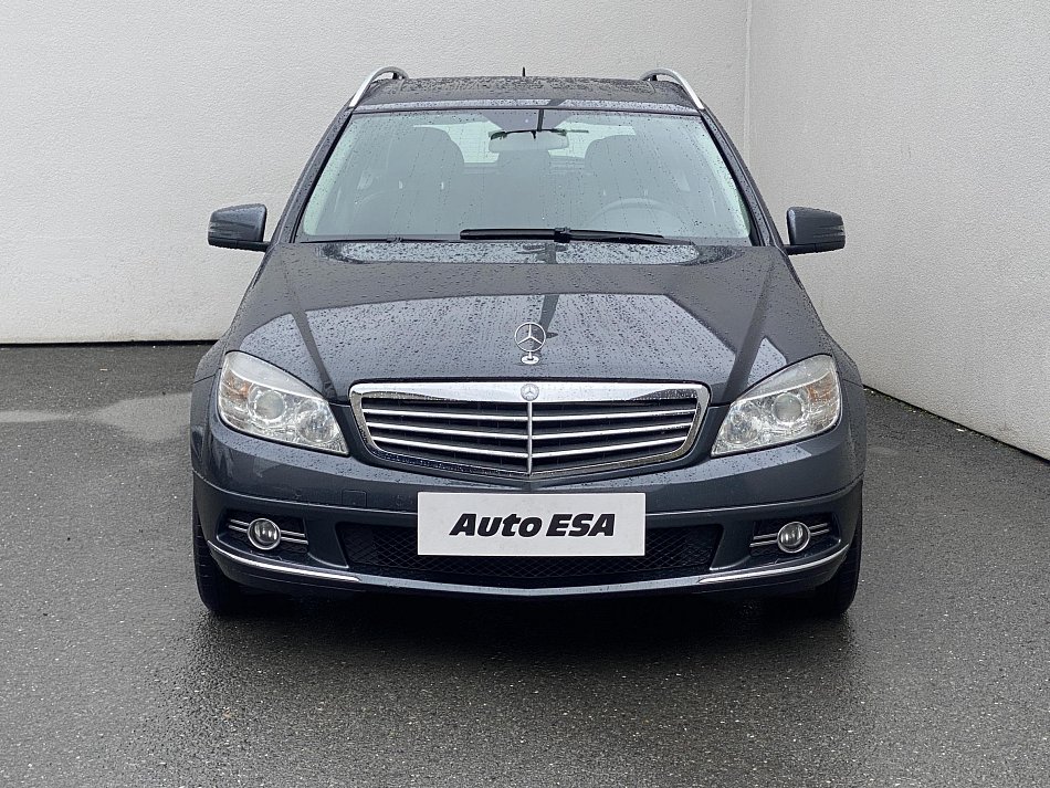 Mercedes-Benz Třída C 2.2 CDi Avantgarde C220
