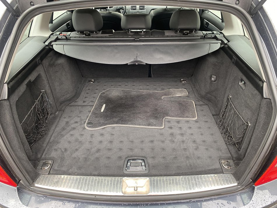 Mercedes-Benz Třída C 2.2 CDi Avantgarde C220