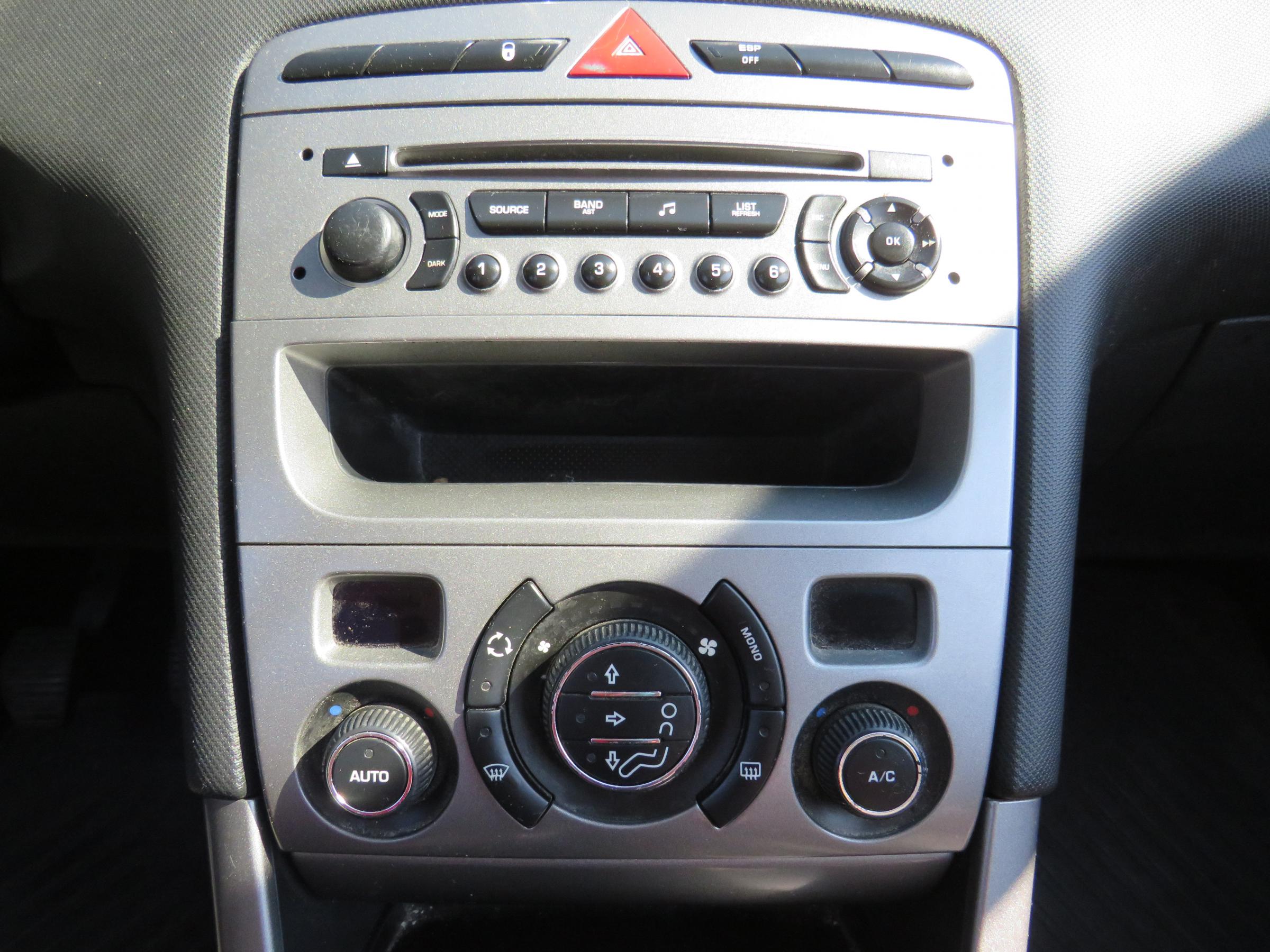 Peugeot 308, 2011 - pohled č. 16