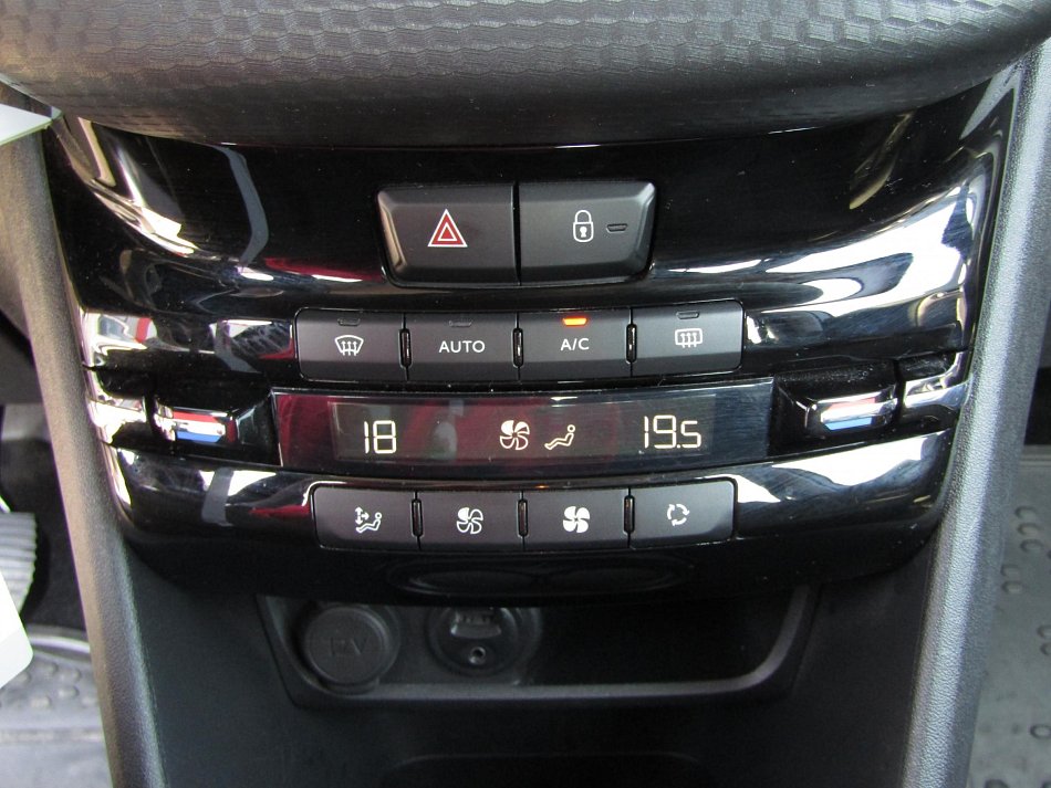 Peugeot 2008 1.2 PT GT Line