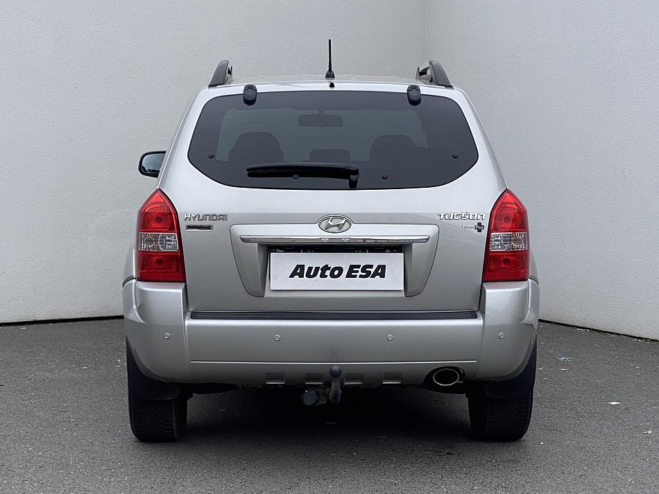 Hyundai Tucson 2.0 i  2WD