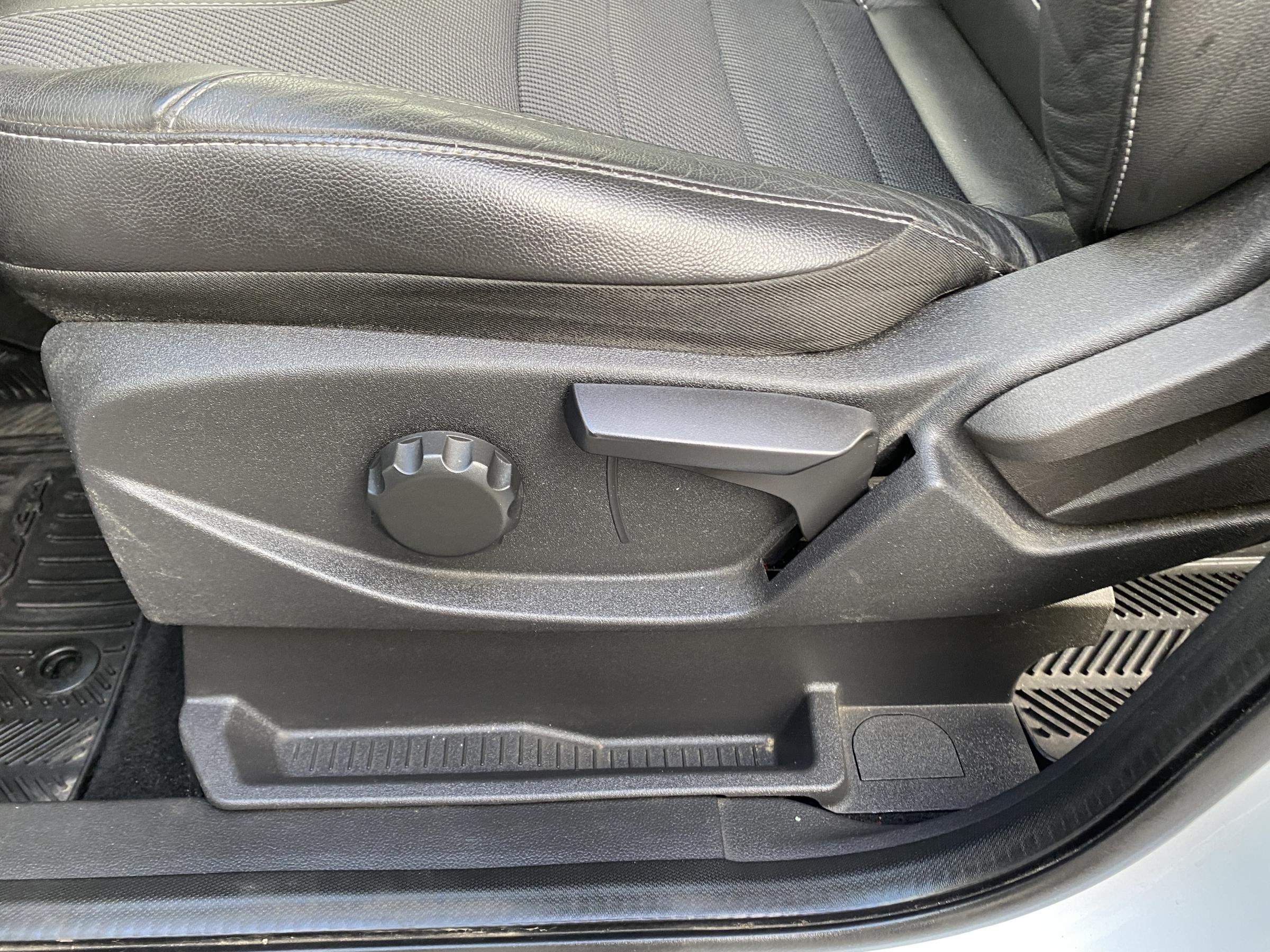 Ford Kuga, 2013 - pohled č. 14