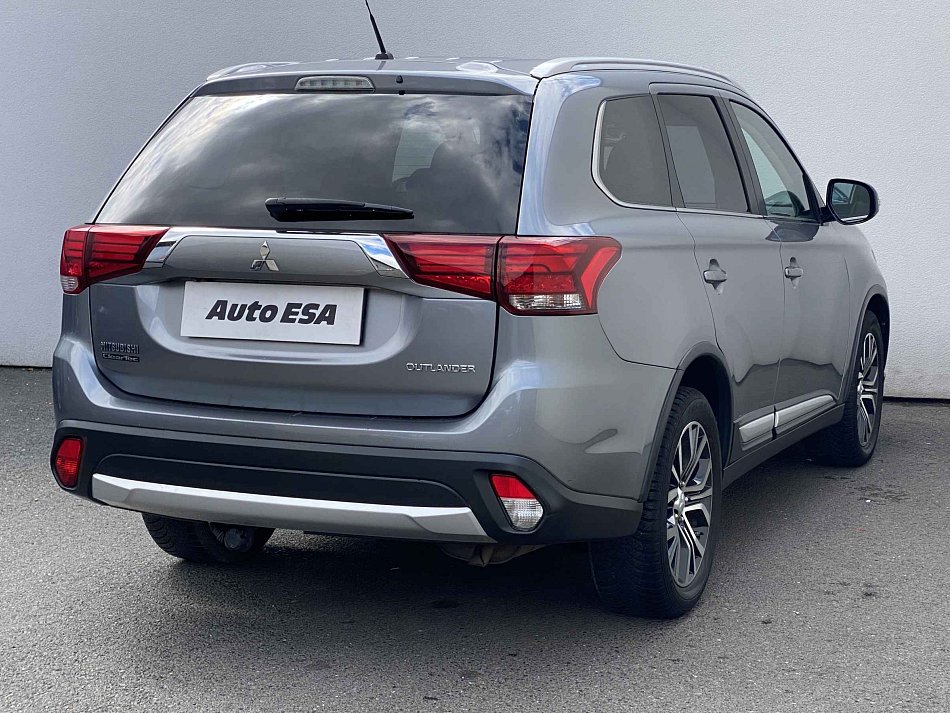 Mitsubishi Outlander 2.0 MiVEC Invite 4WD