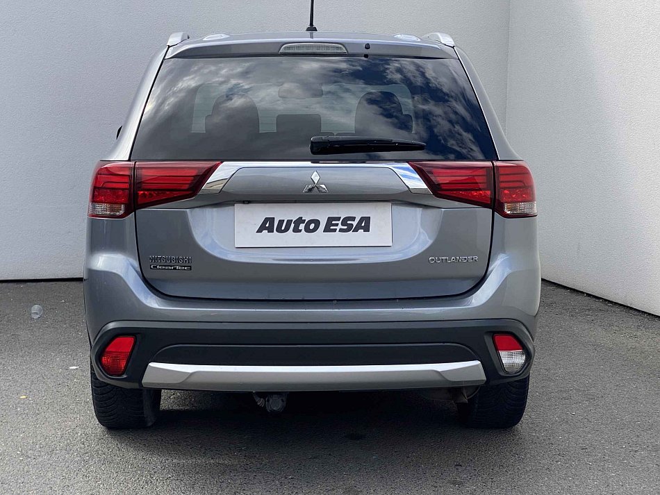 Mitsubishi Outlander 2.0 MiVEC Invite 4WD