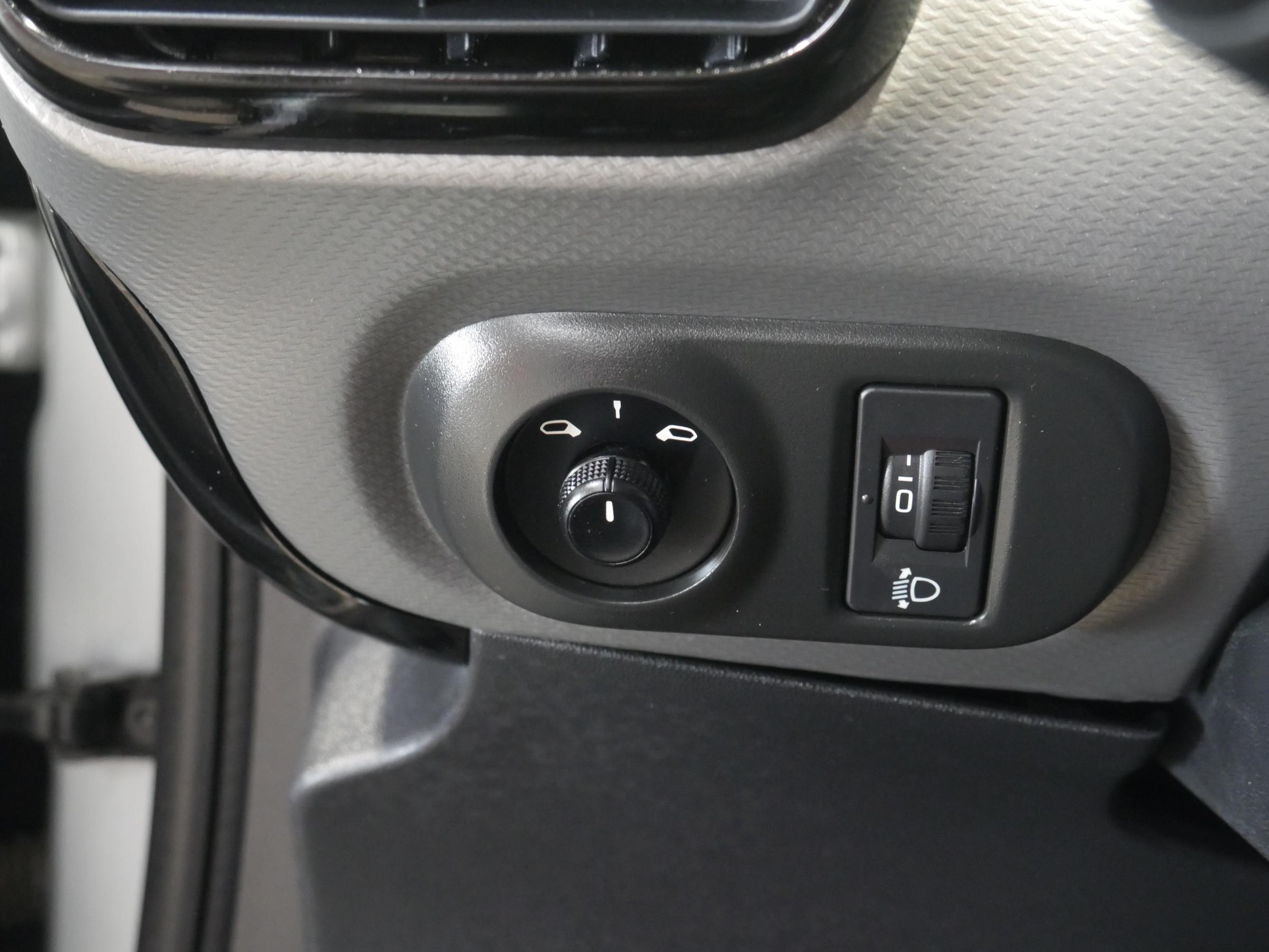 Citroën C4 Cactus, 2017 - pohled č. 12