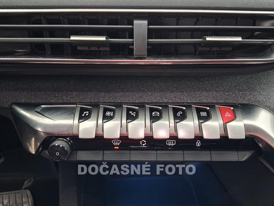 Peugeot 3008 1.2PT Allure