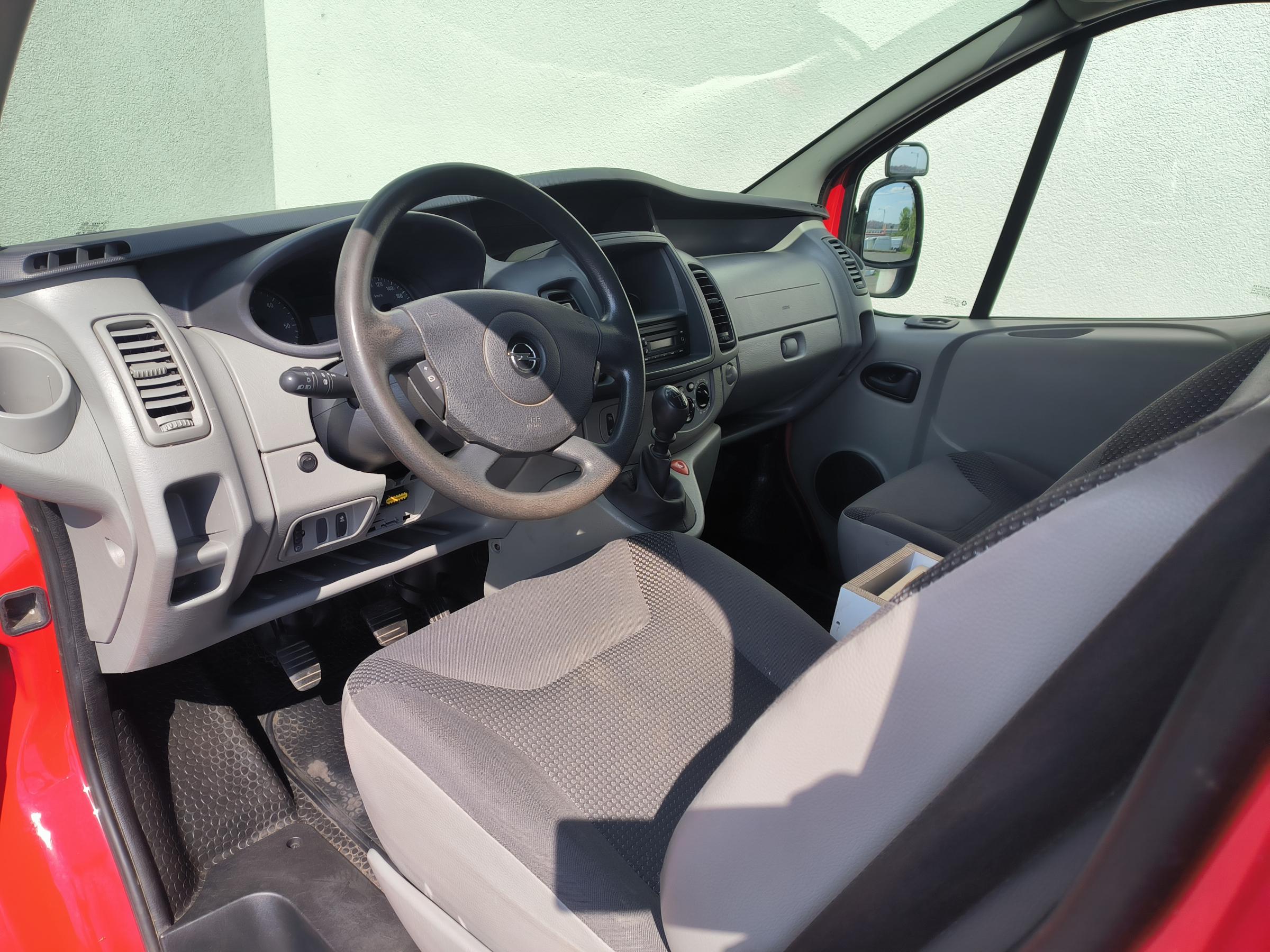 Opel Vivaro, 2013 - pohled č. 12
