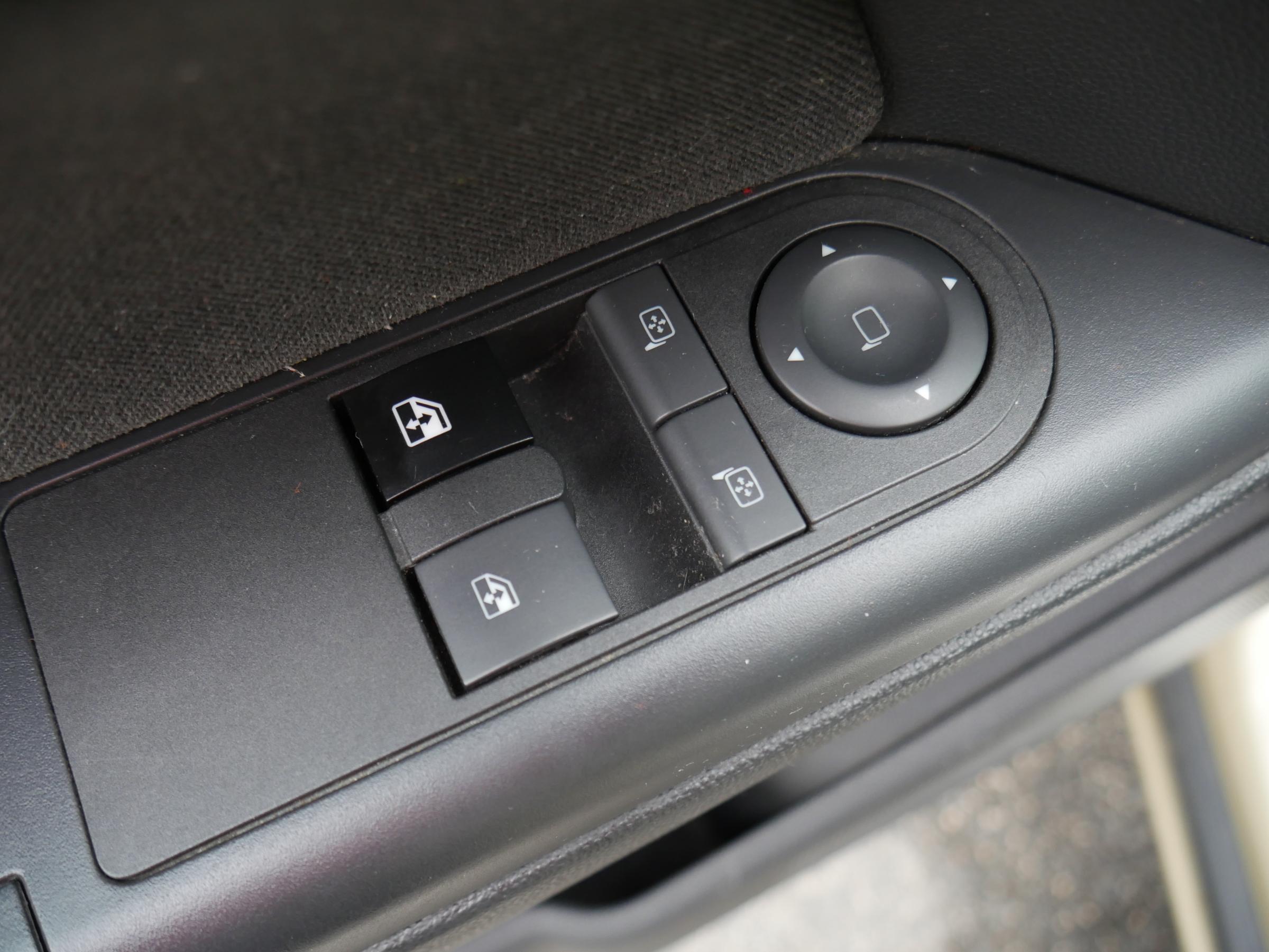 Opel Astra, 2005 - pohled č. 13