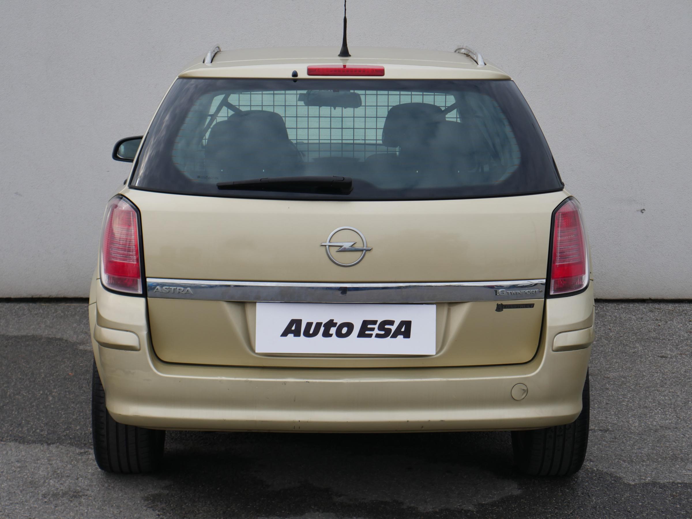 Opel Astra, 2005 - pohled č. 5