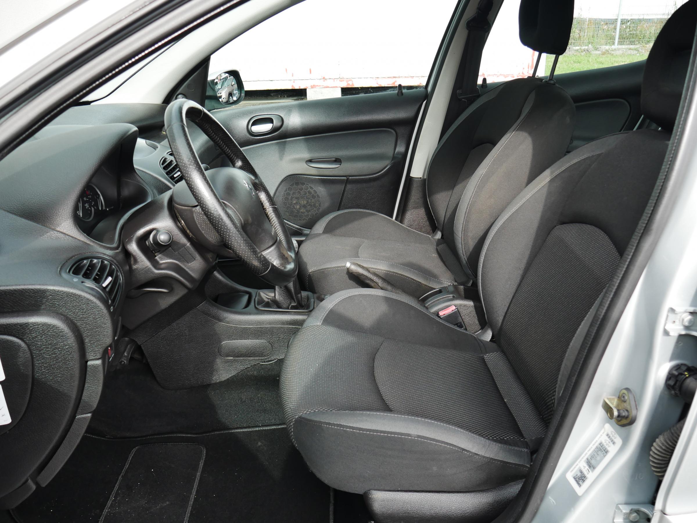 Peugeot 206, 2006 - pohled č. 10