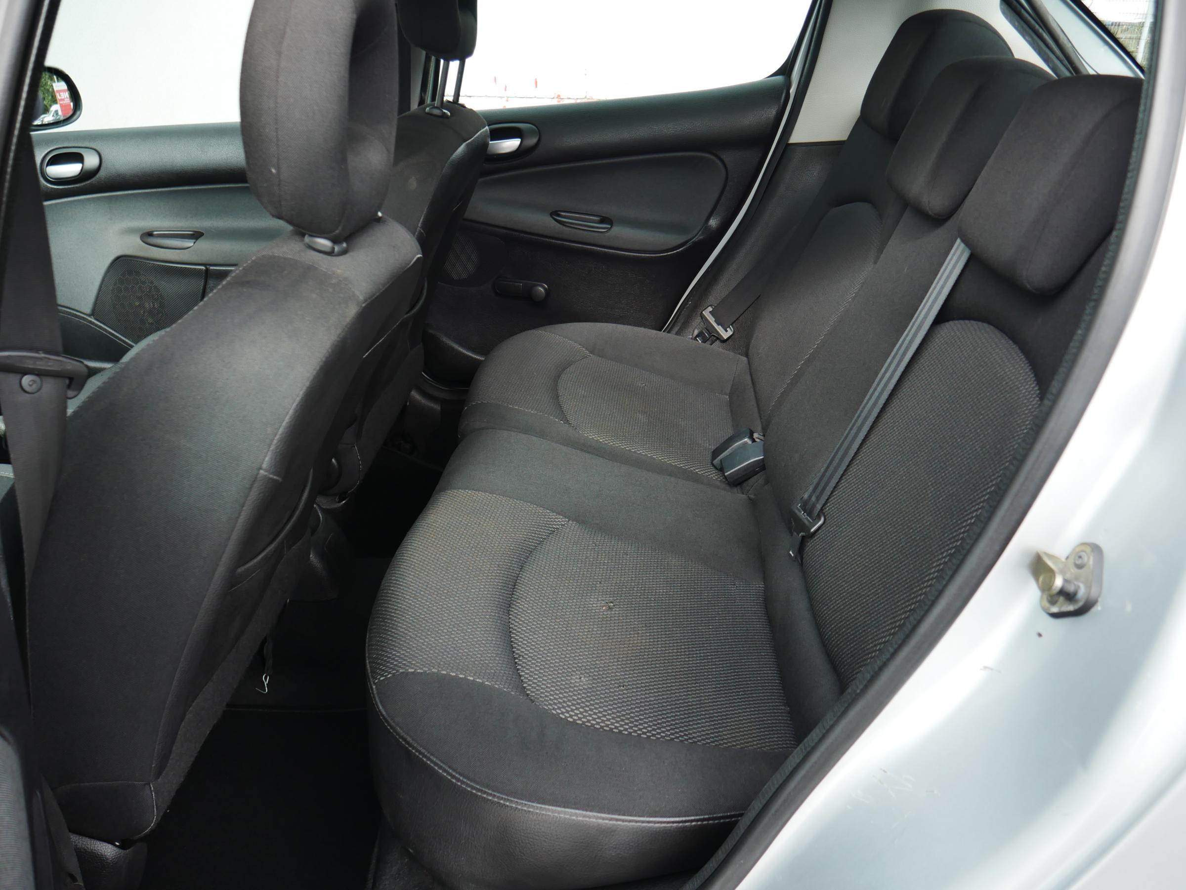 Peugeot 206, 2006 - pohled č. 11