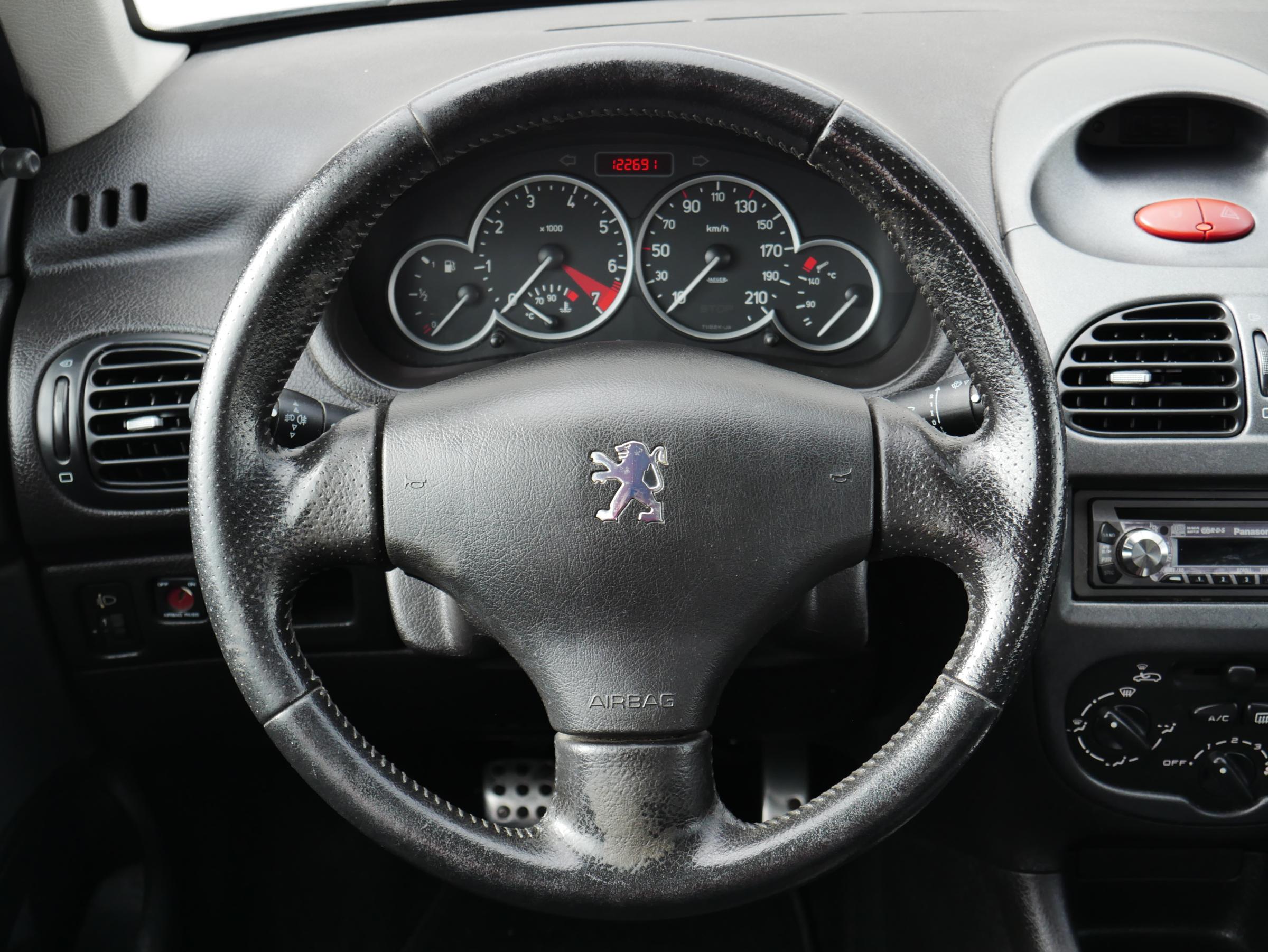 Peugeot 206, 2006 - pohled č. 12