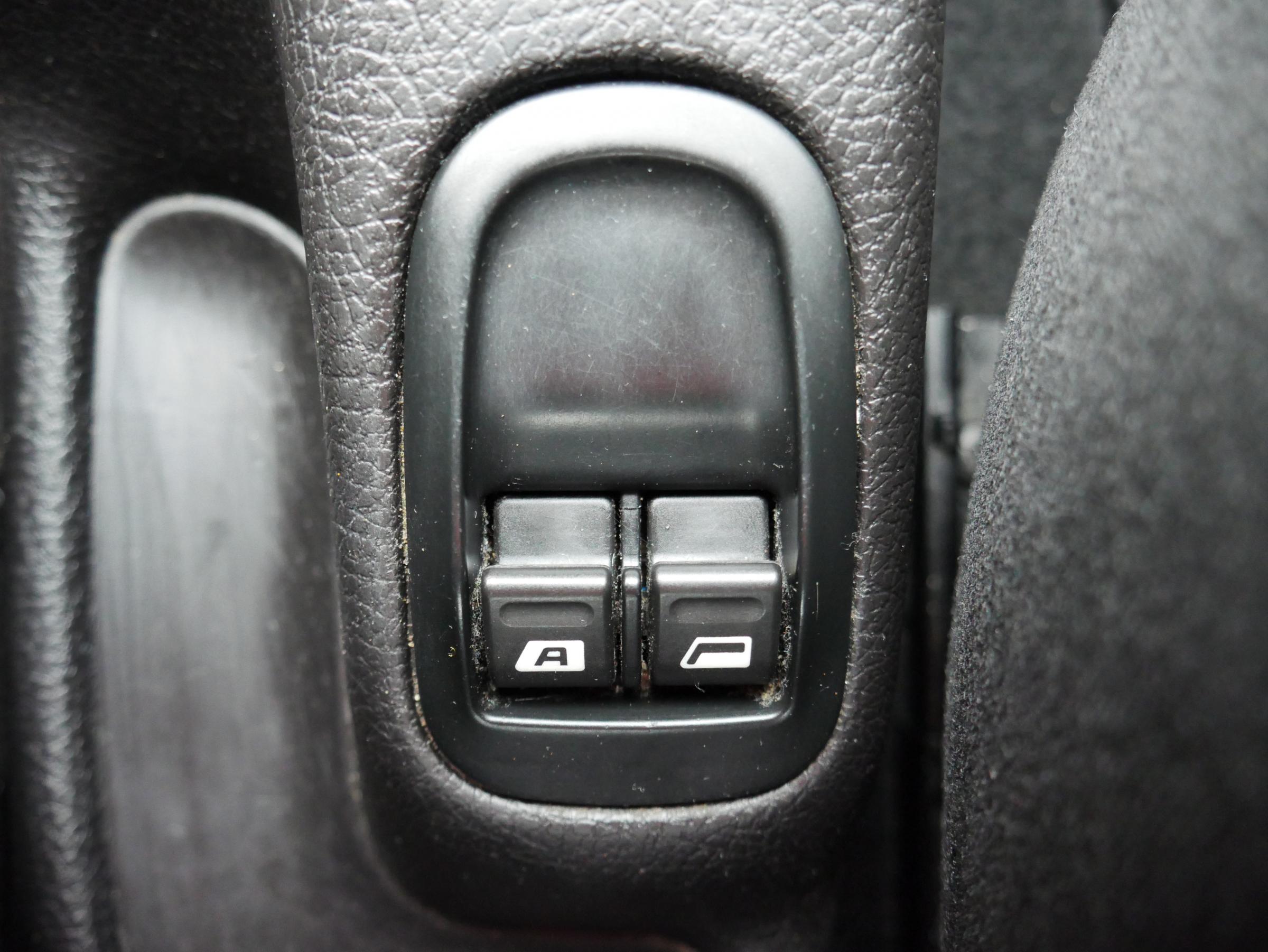 Peugeot 206, 2006 - pohled č. 14