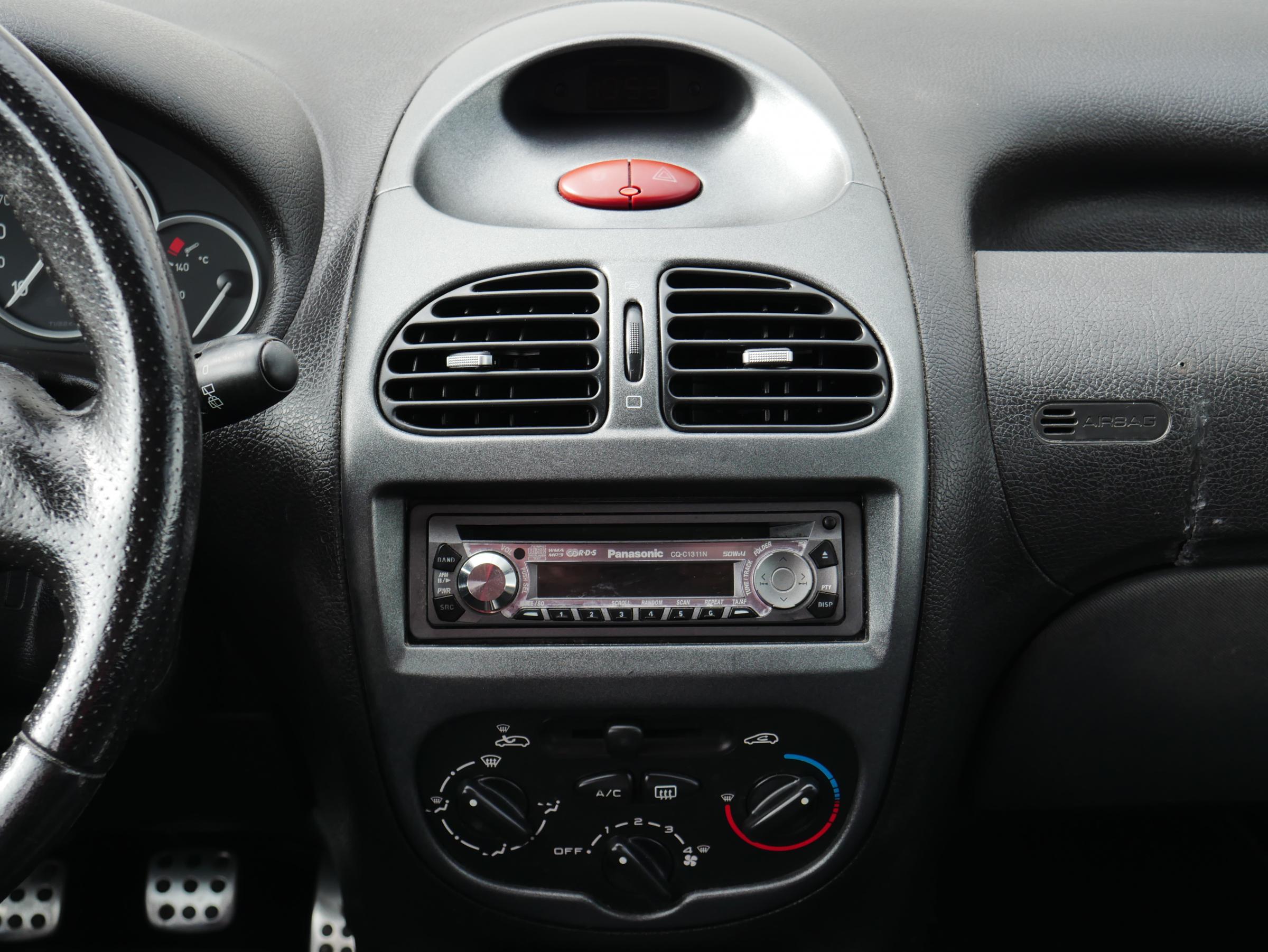 Peugeot 206, 2006 - pohled č. 9