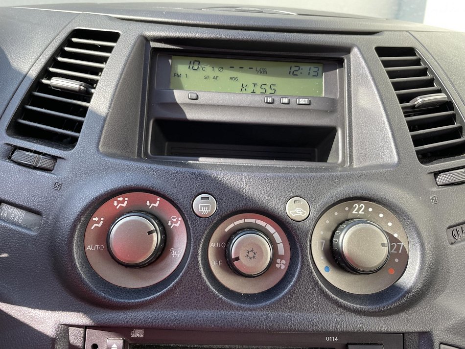 Mitsubishi Grandis 2.4i 