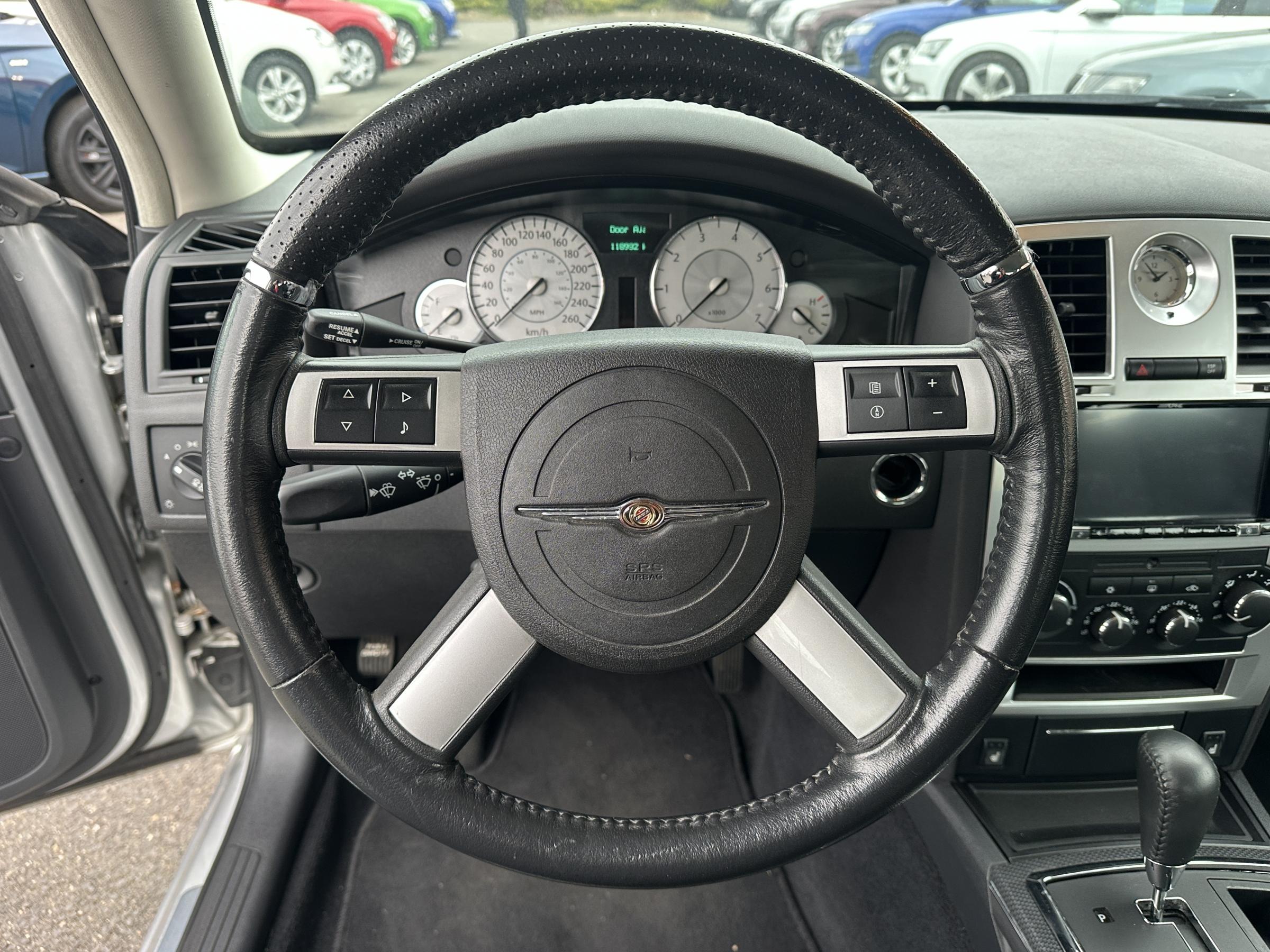 Chrysler 300C, 2009 - pohled č. 11