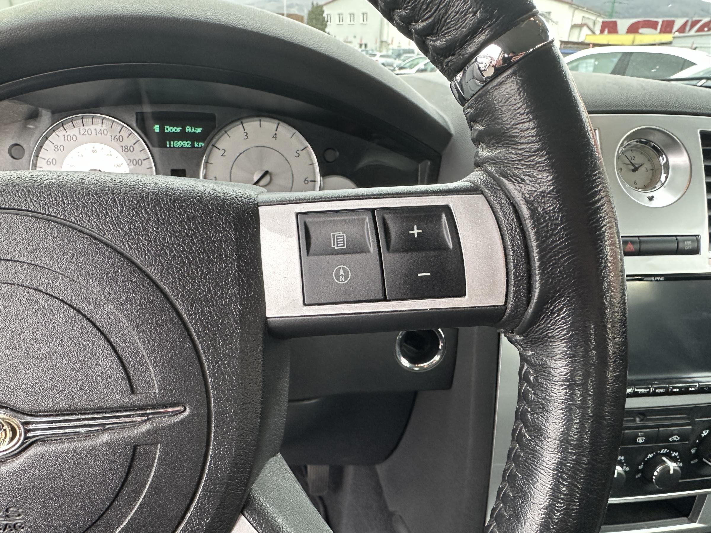 Chrysler 300C, 2009 - pohled č. 13