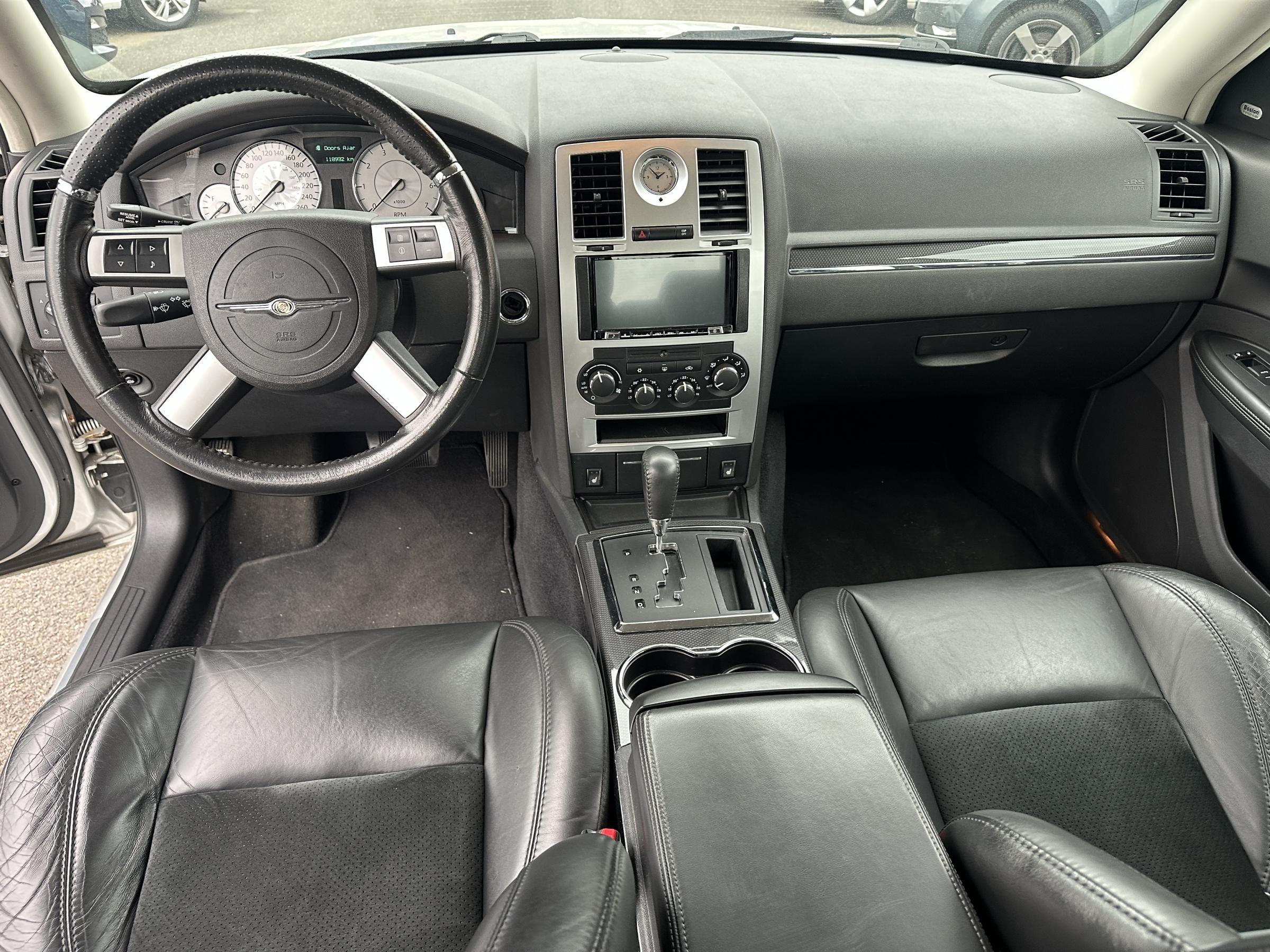 Chrysler 300C, 2009 - pohled č. 8