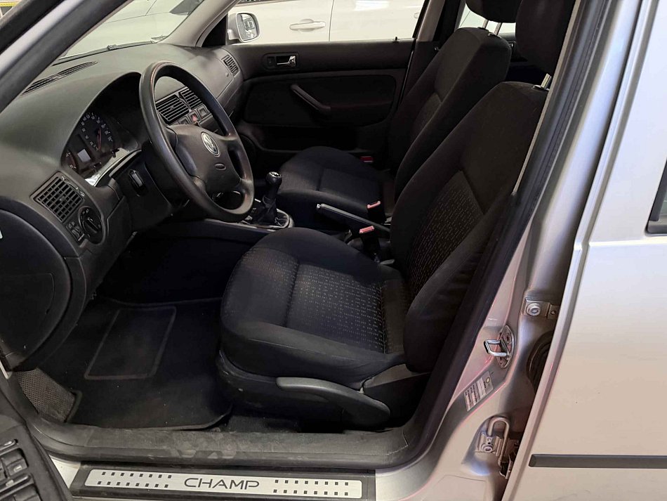 Volkswagen Golf 1.4i 
