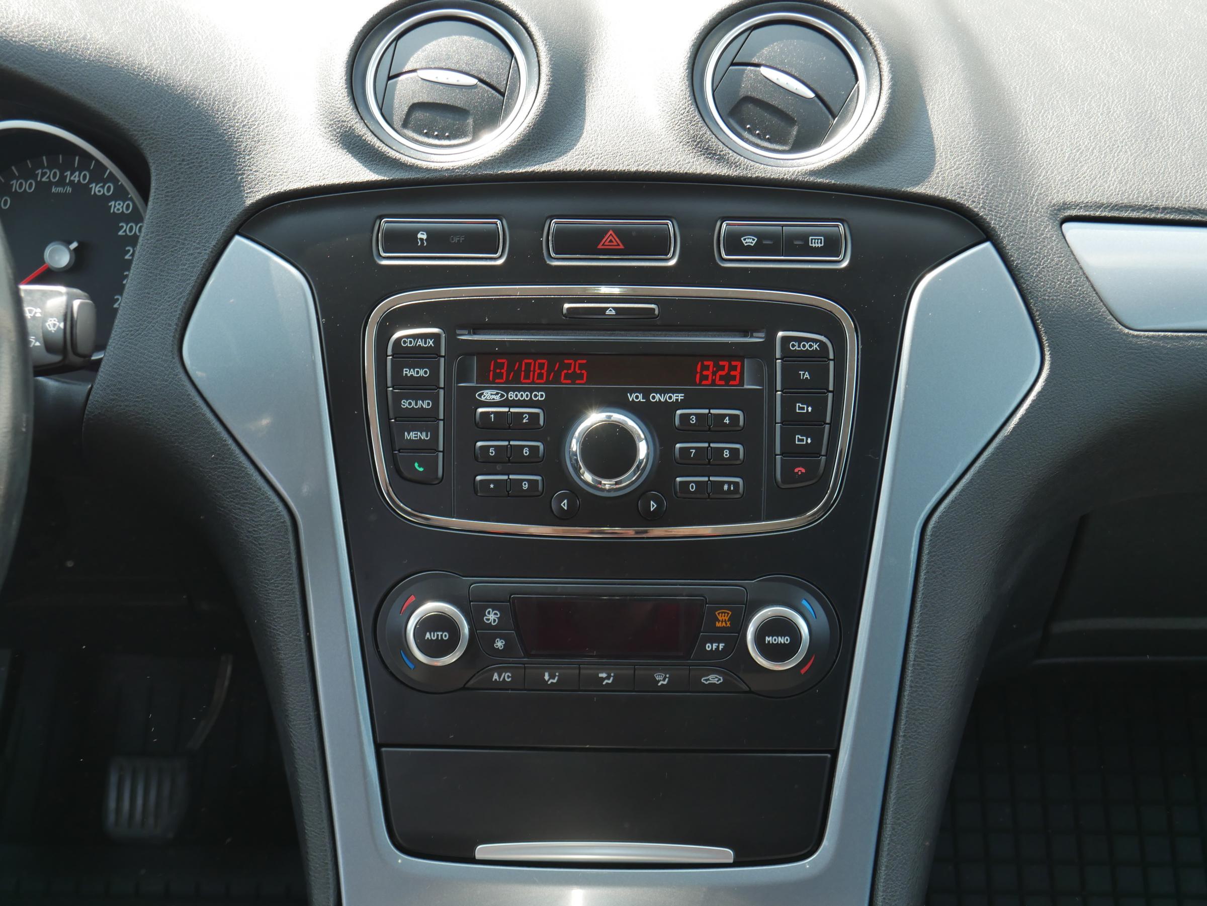 Ford Mondeo, 2010 - pohled č. 11