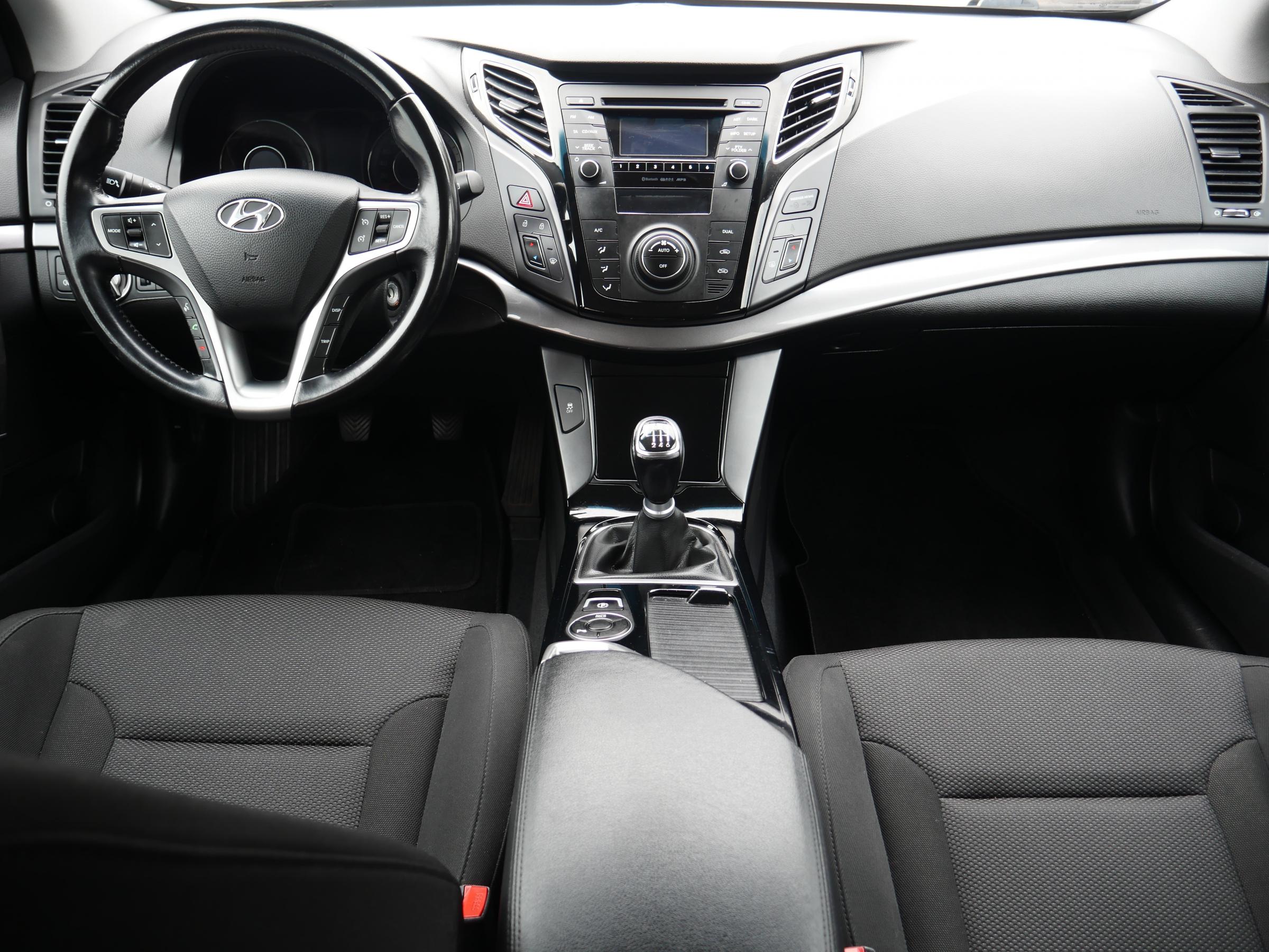 Hyundai i40, 2011 - pohled č. 8