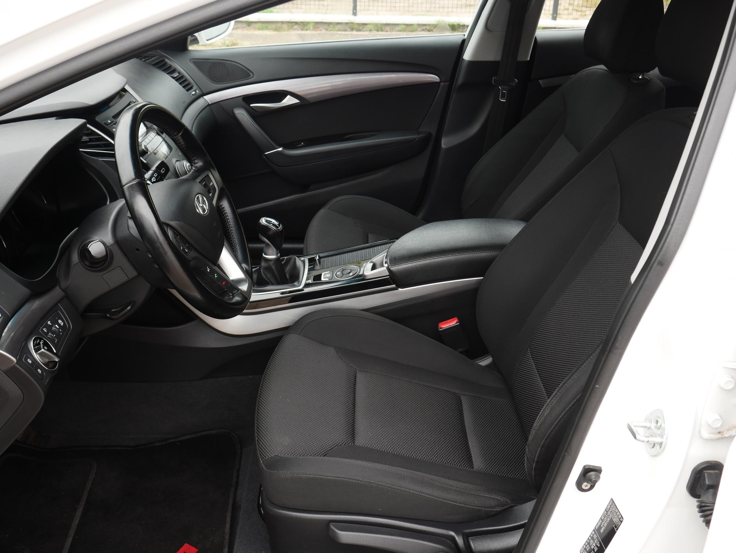 Hyundai i40, 2011 - pohled č. 9