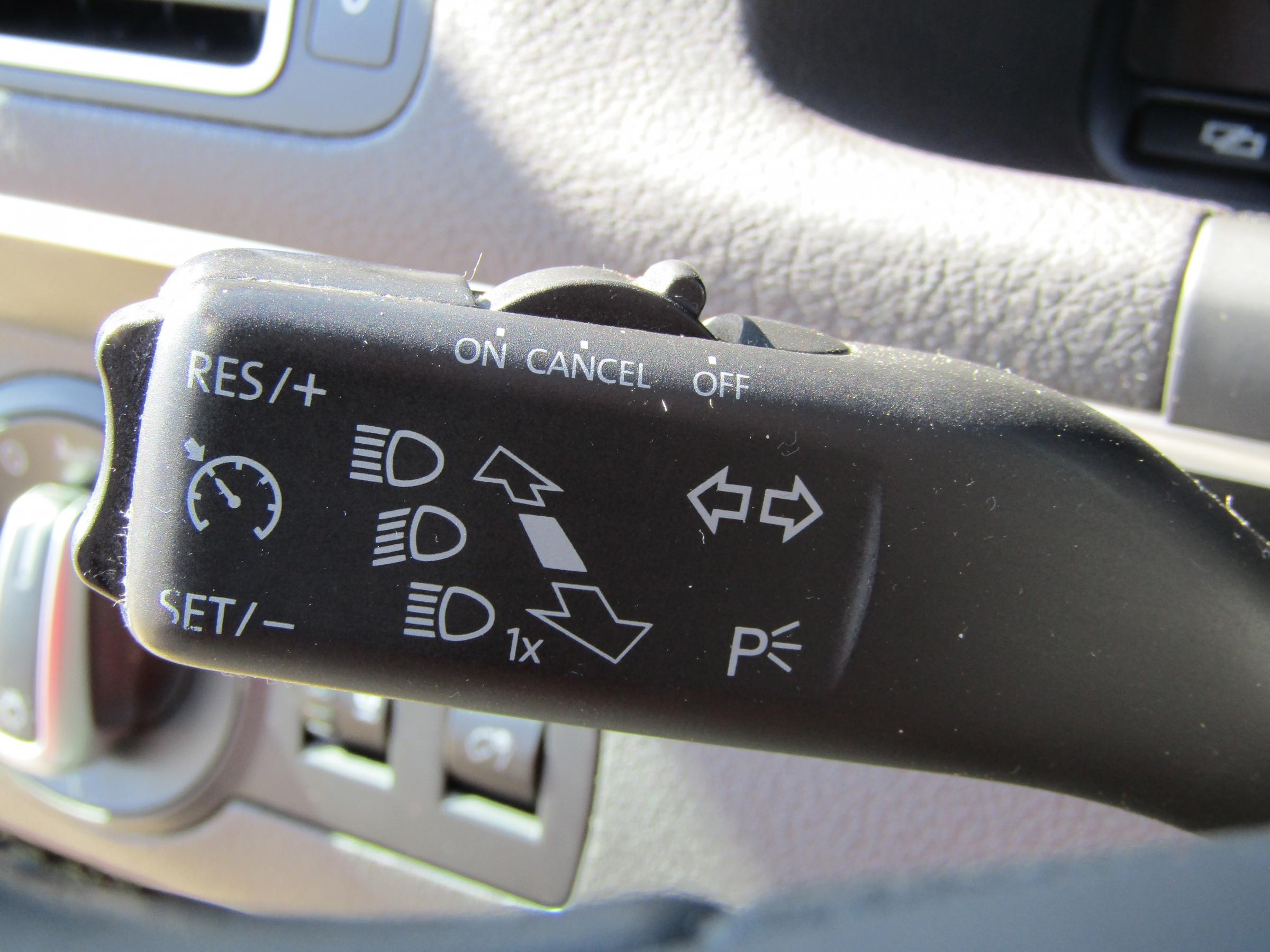 Volkswagen Touran, 2011 - pohled č. 14