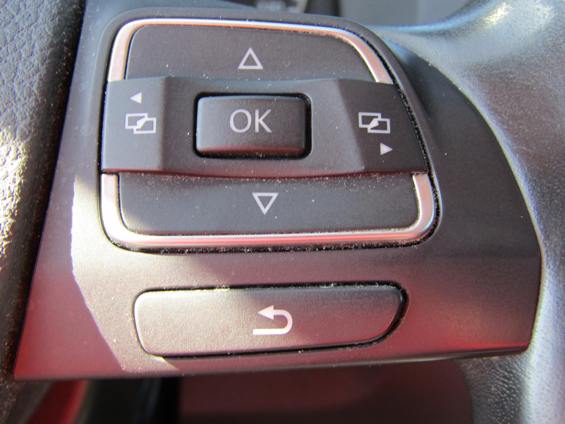 Volkswagen Touran, 2011 - pohled č. 16